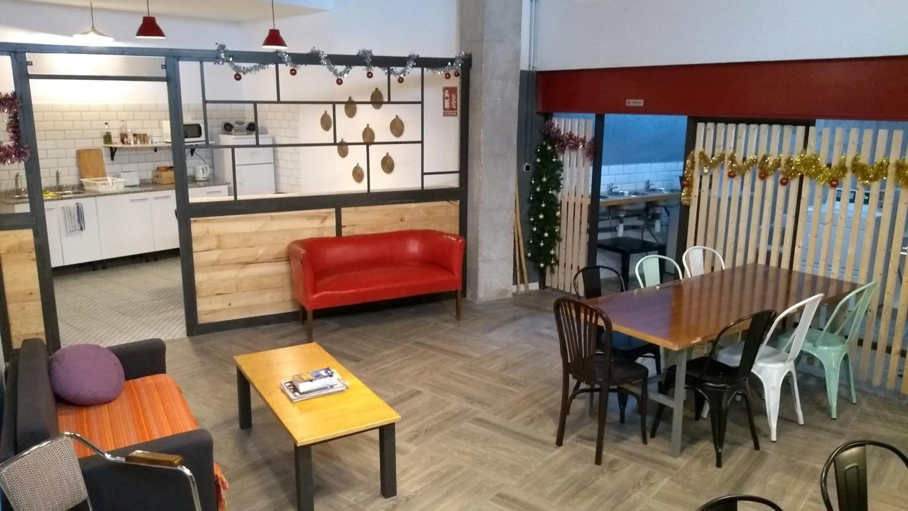 Communal lounge/ TV room in The Market Hostel