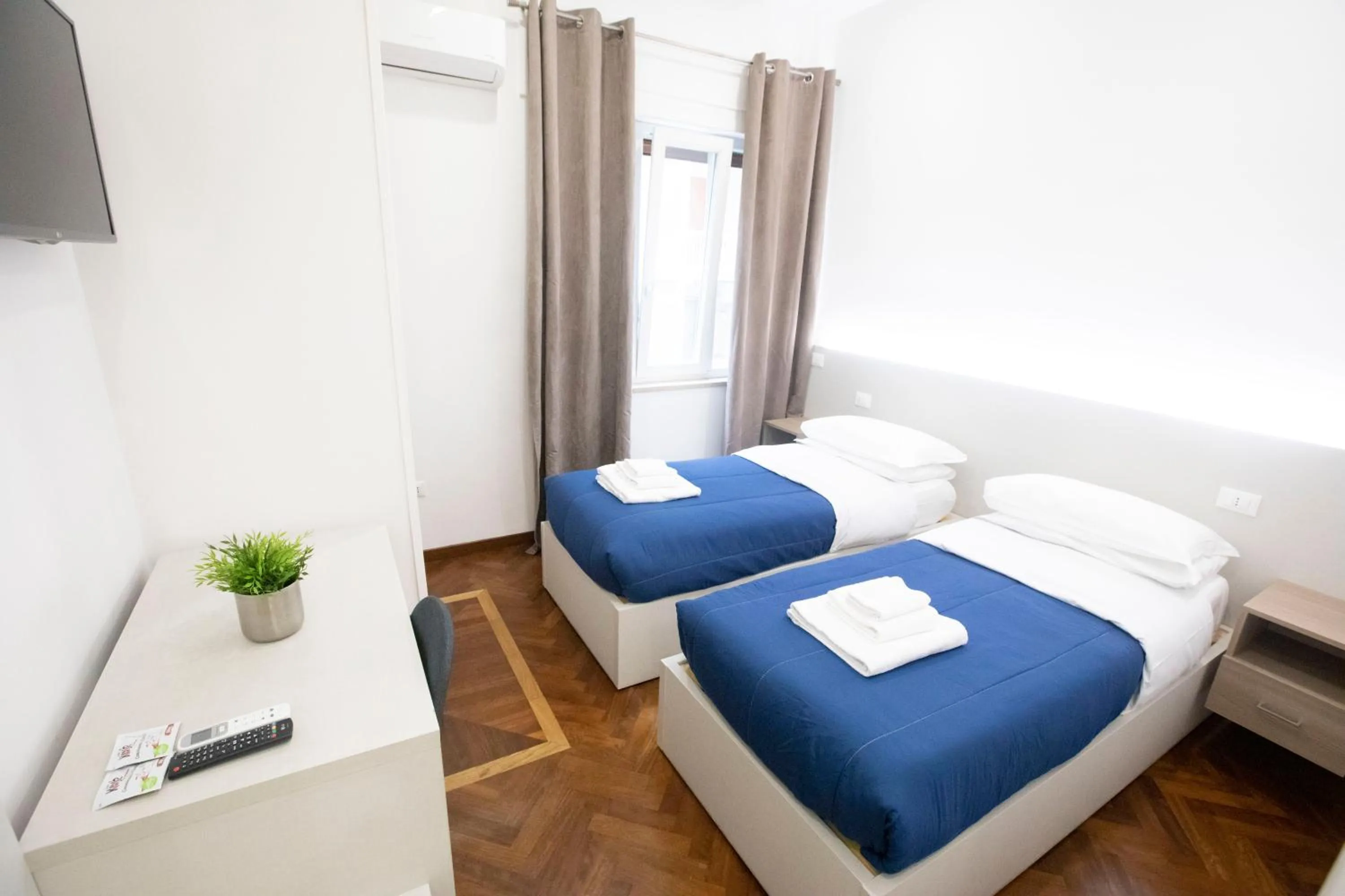 Bed in Hall inn B&B in Naples