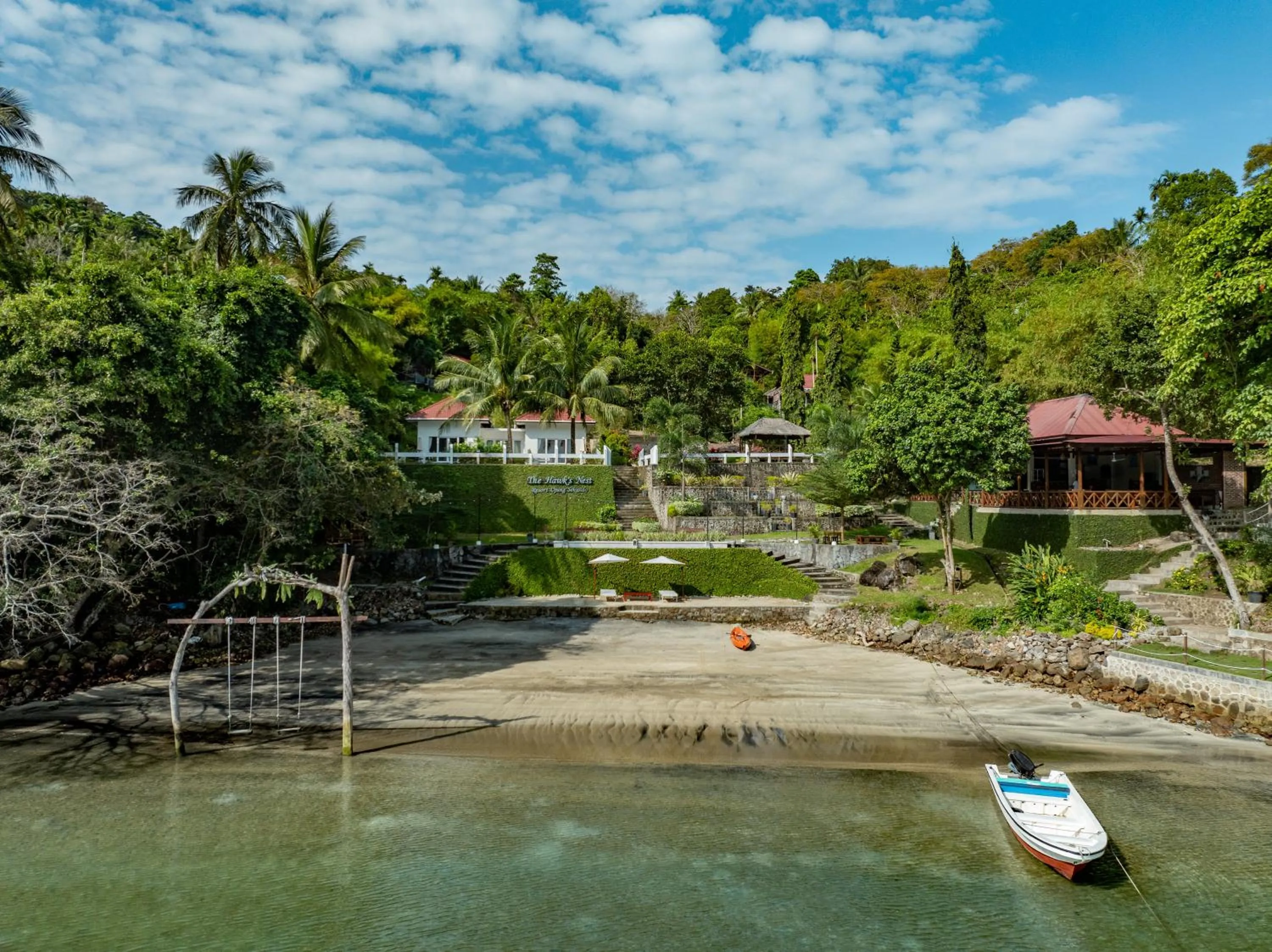 Day in The Hawk's Nest Resort