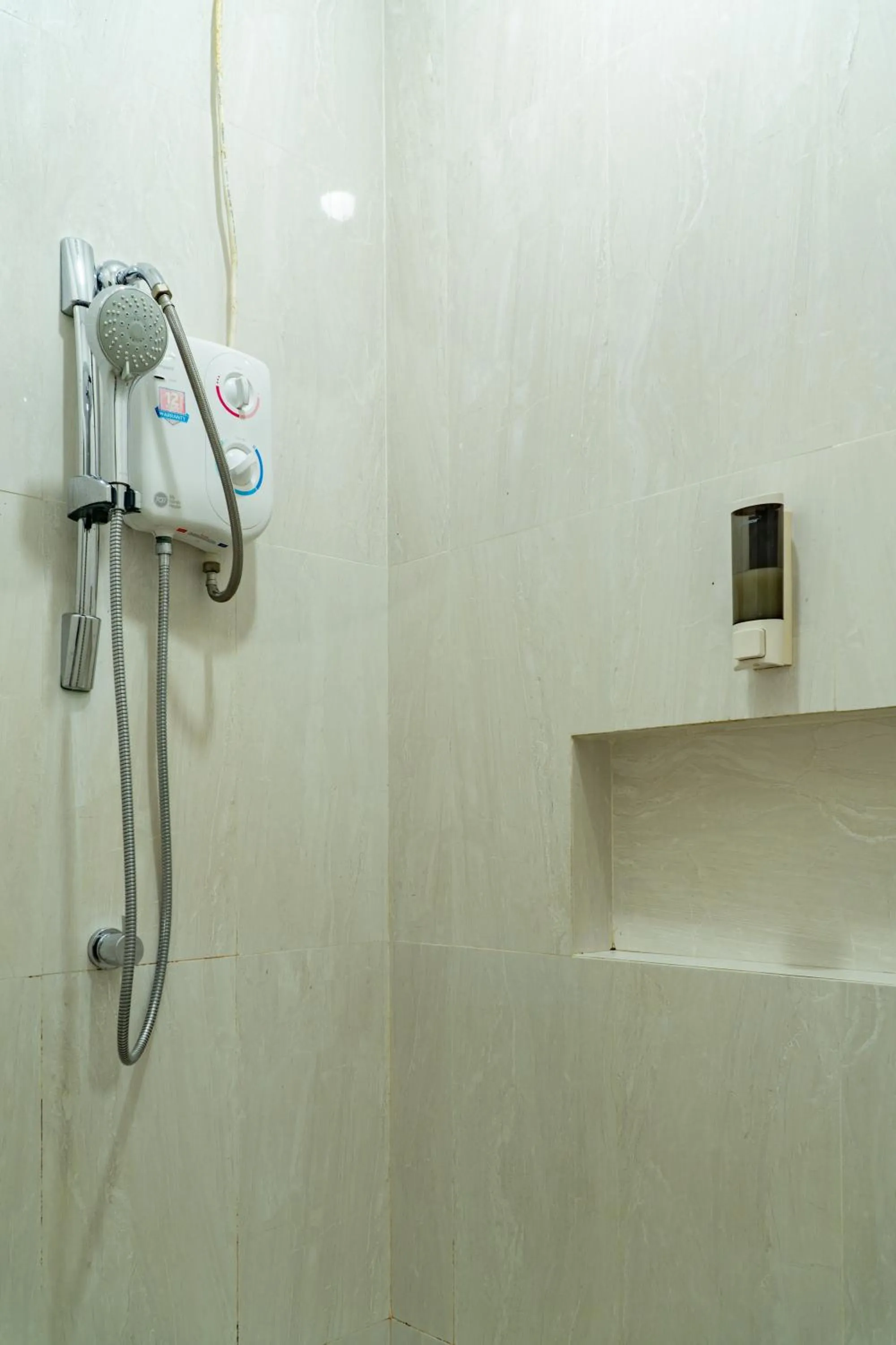 Shower in The Hawk's Nest Resort