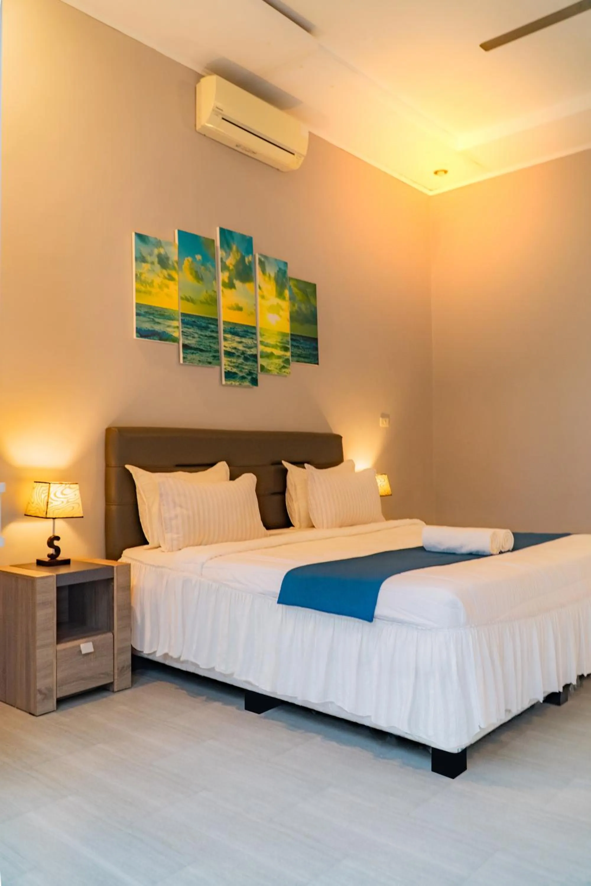 Bedroom, Bed in The Hawk's Nest Resort