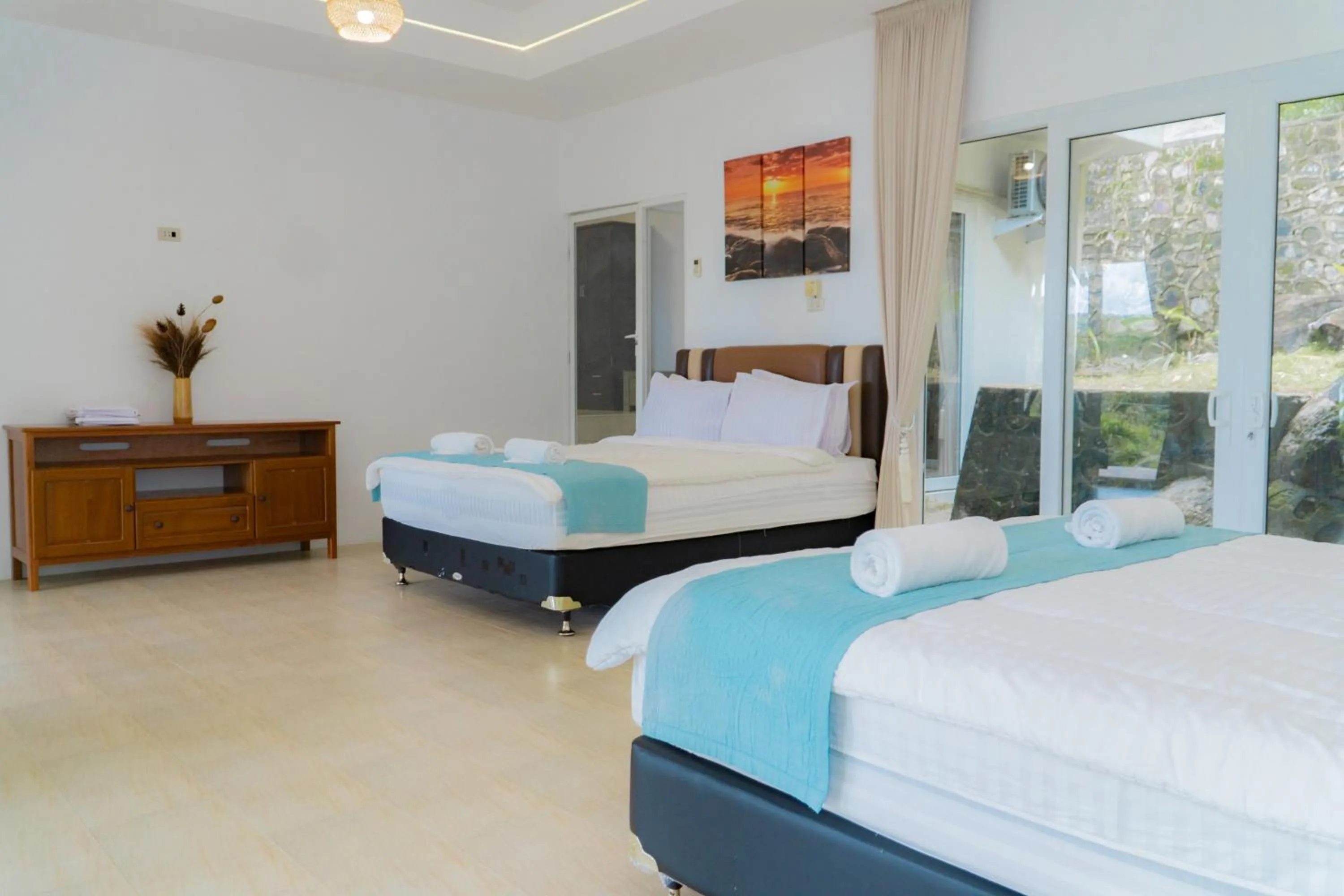 Bedroom, Bed in The Hawk's Nest Resort