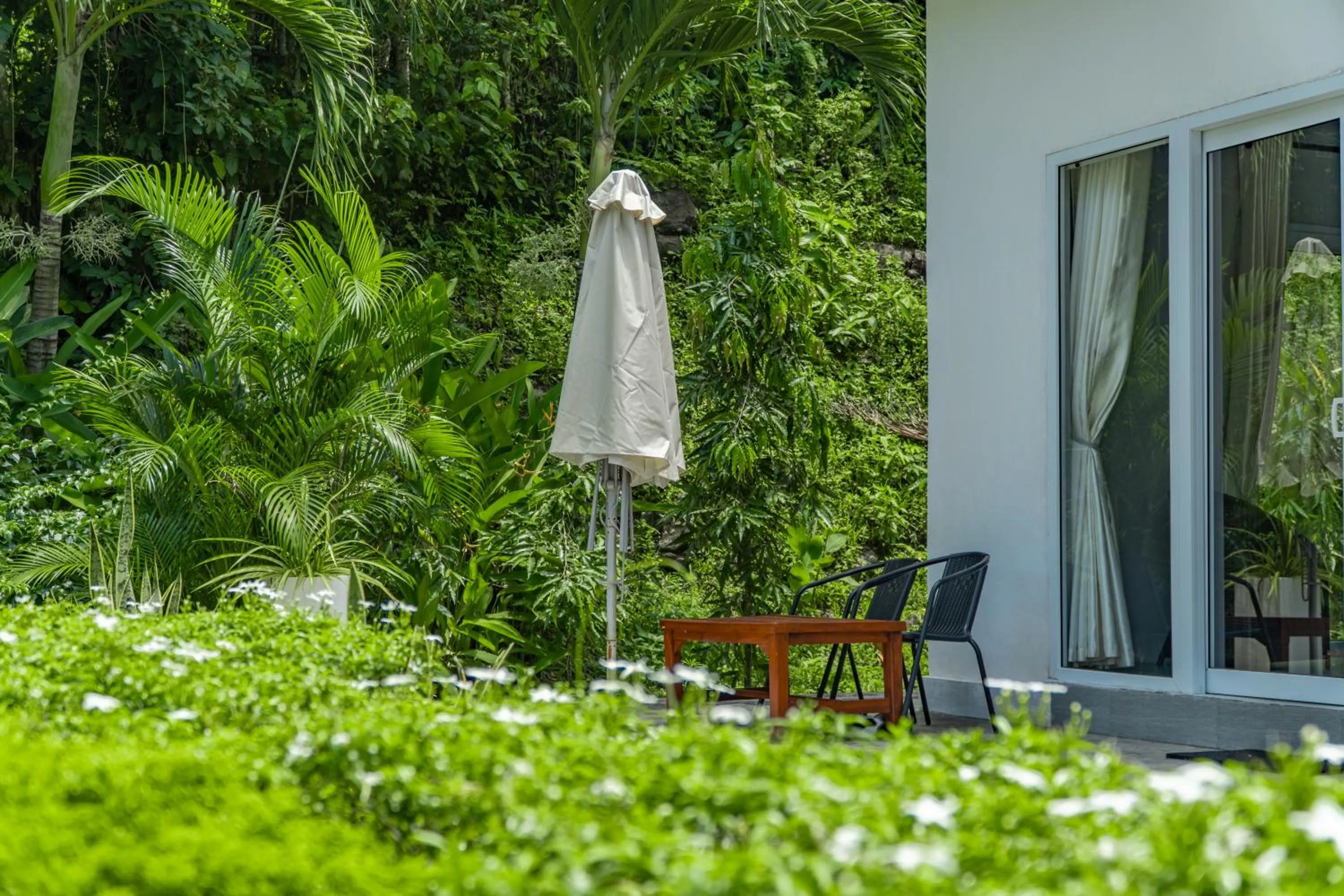 Garden view in The Hawk's Nest Resort