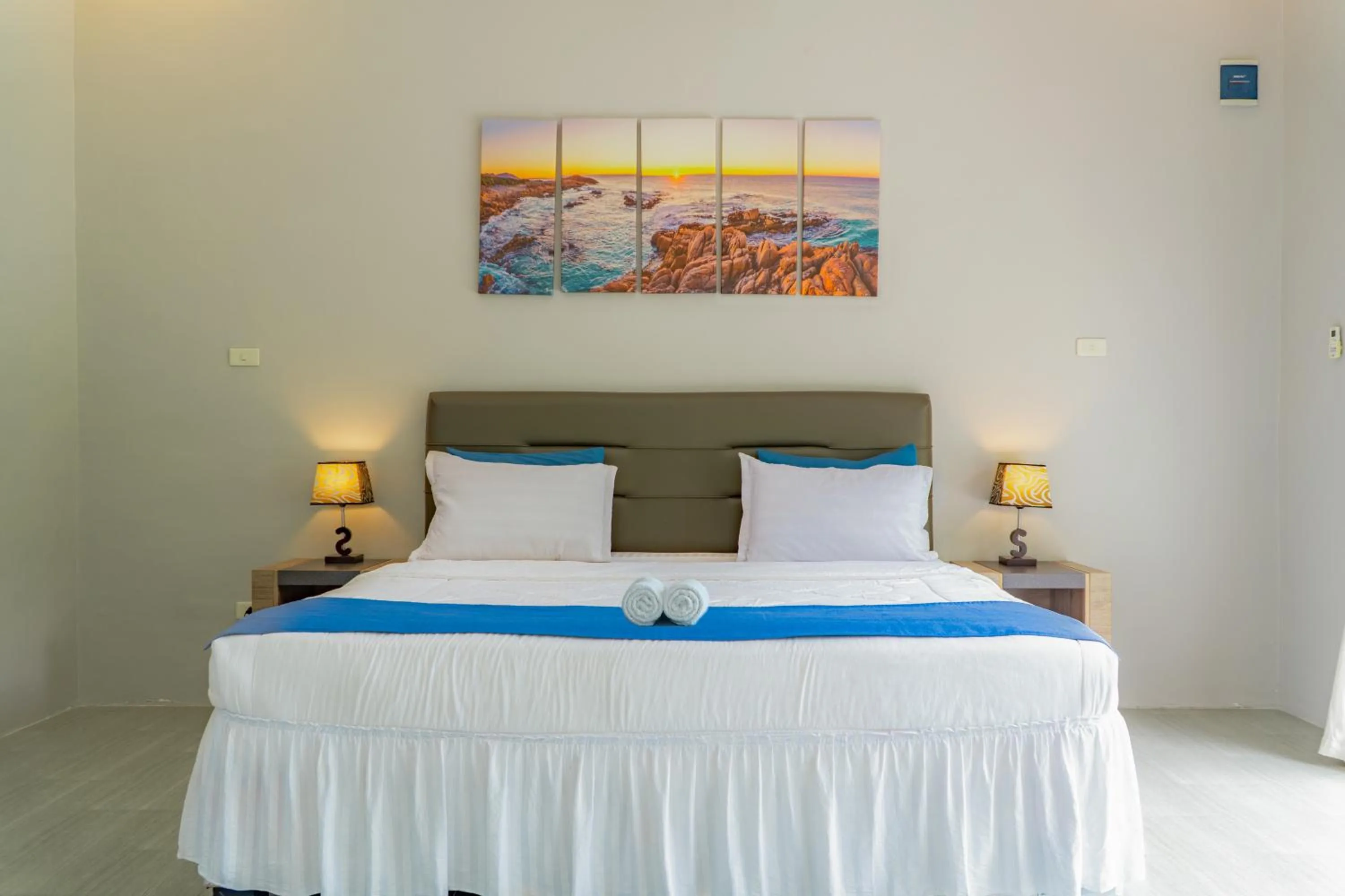 Bed in The Hawk's Nest Resort