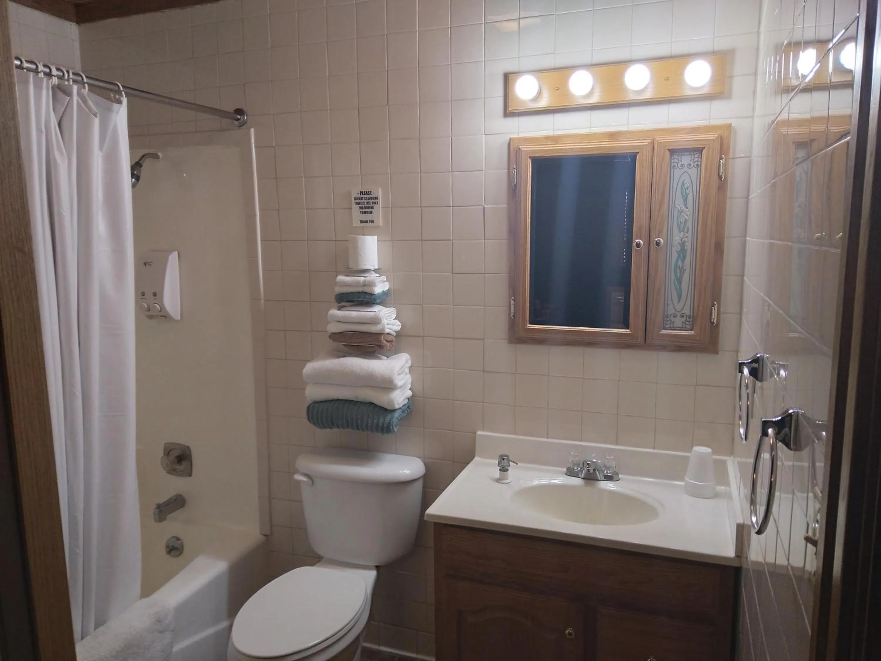 Bathroom in Comfort Zone Inn