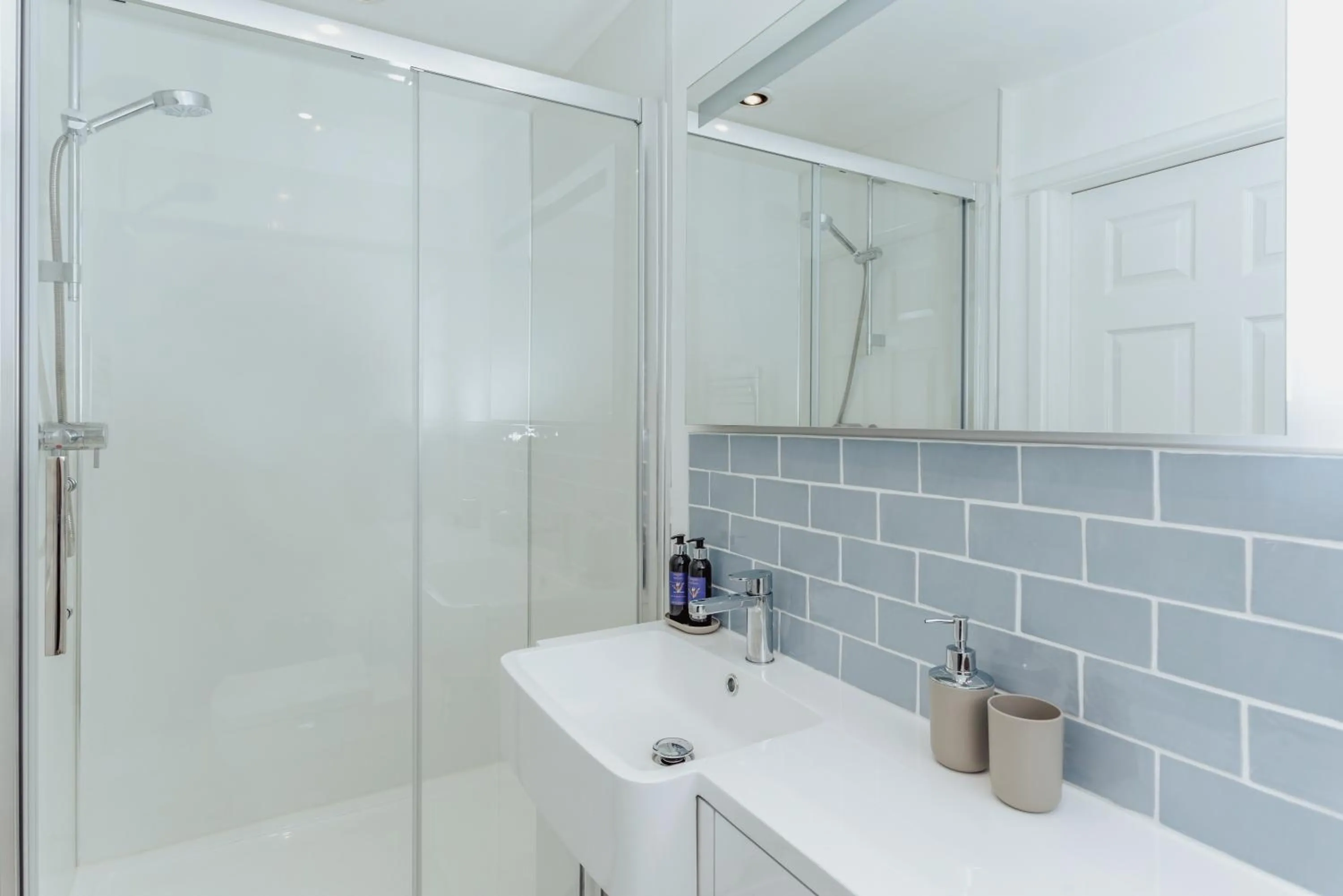 Shower in The Olde Malthouse Inn