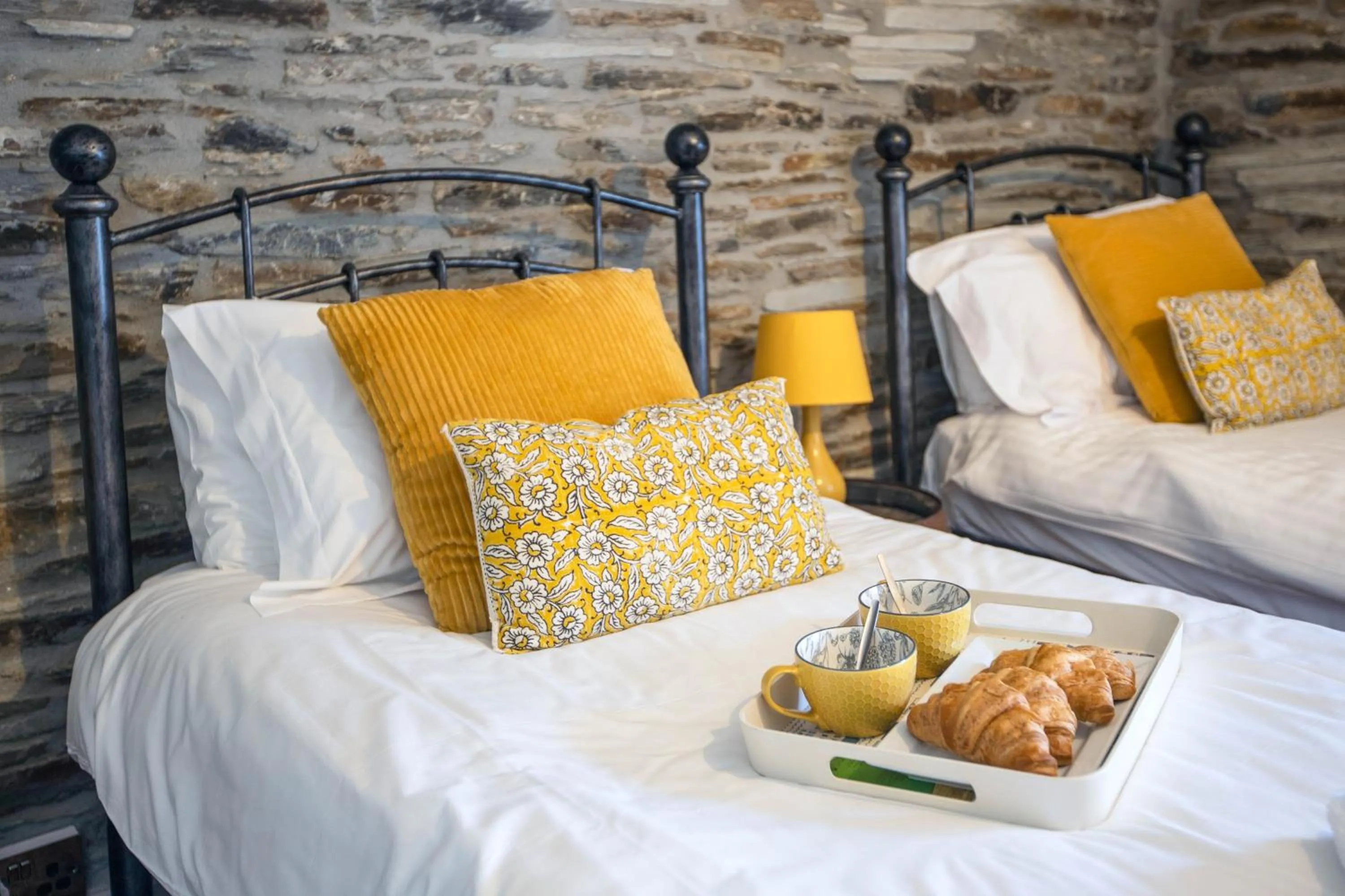 Bed in The Olde Malthouse Inn