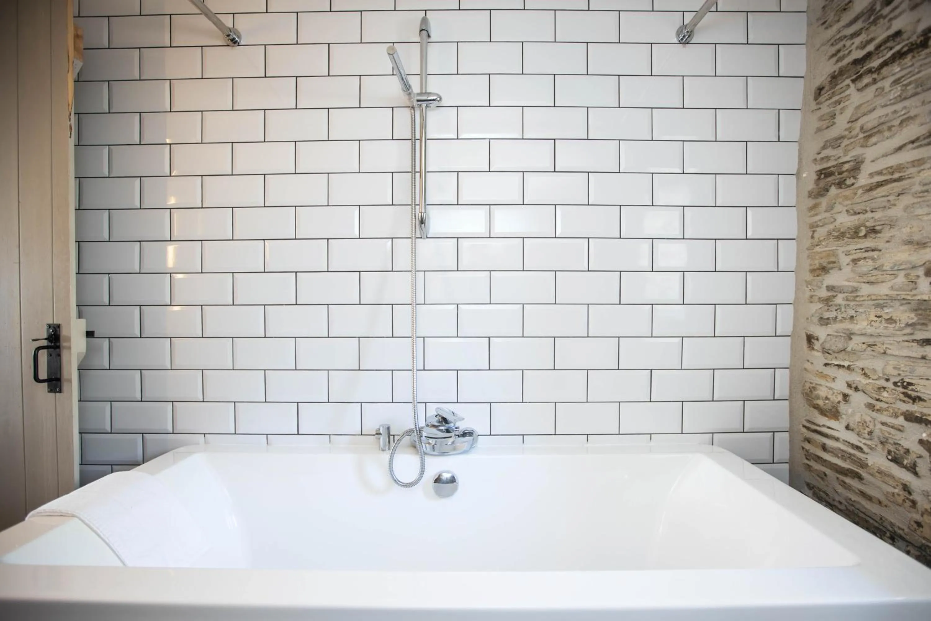 Bath in The Olde Malthouse Inn