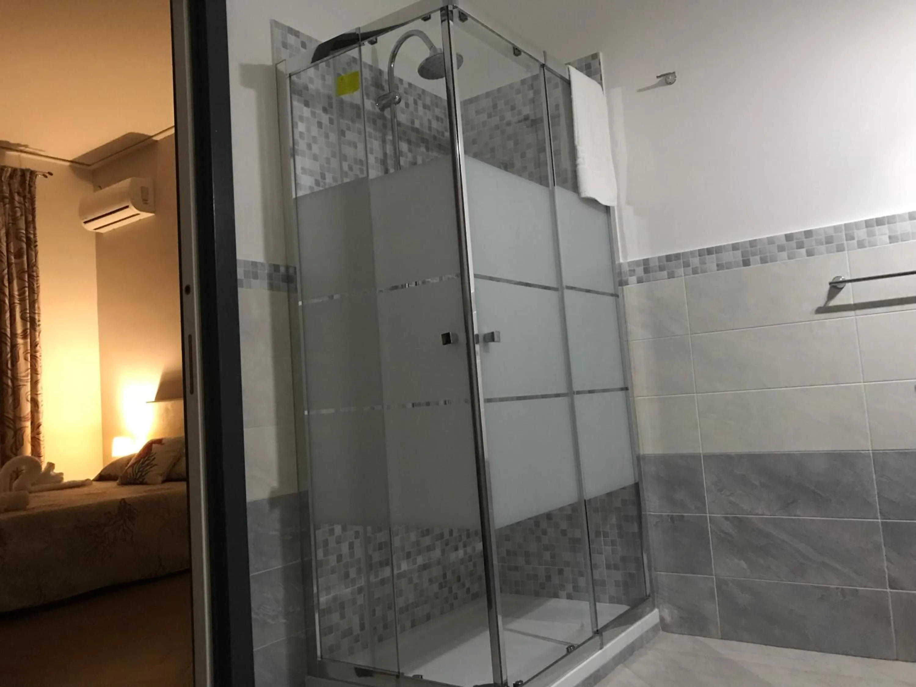 Shower in Castello di Sabbia