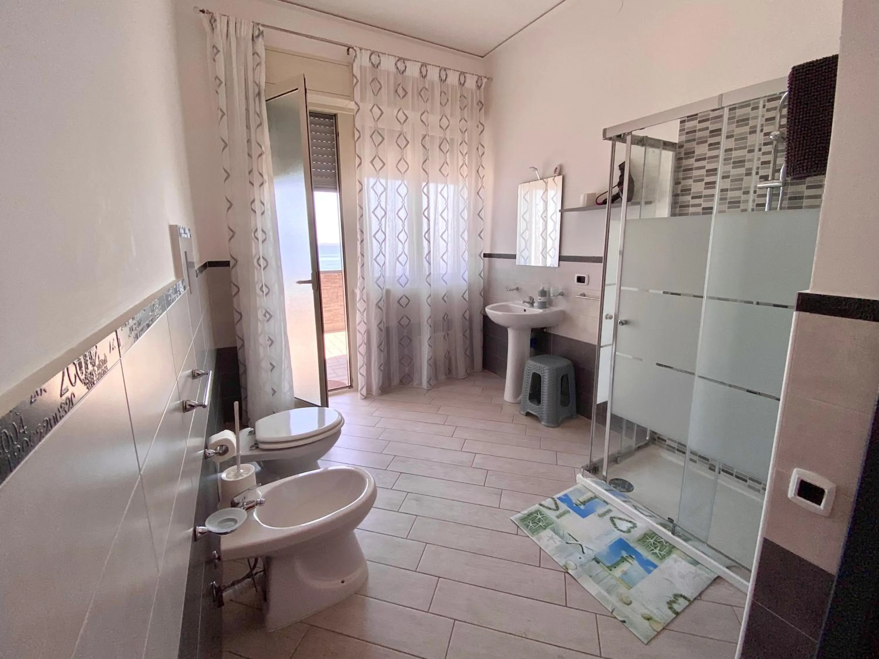 Toilet in Castello di Sabbia