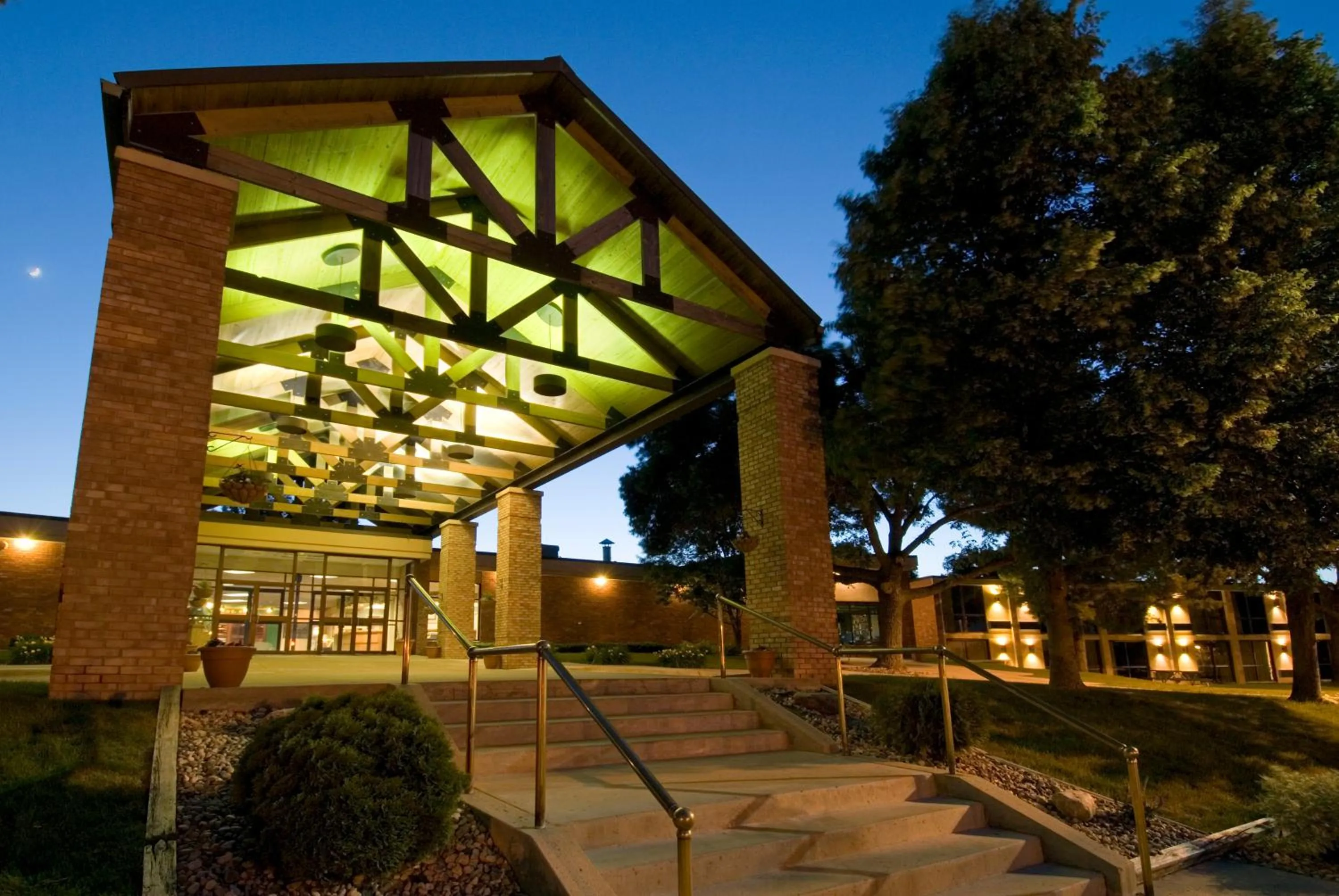 Facade/entrance in Lake Okoboji Resort and Conference Center