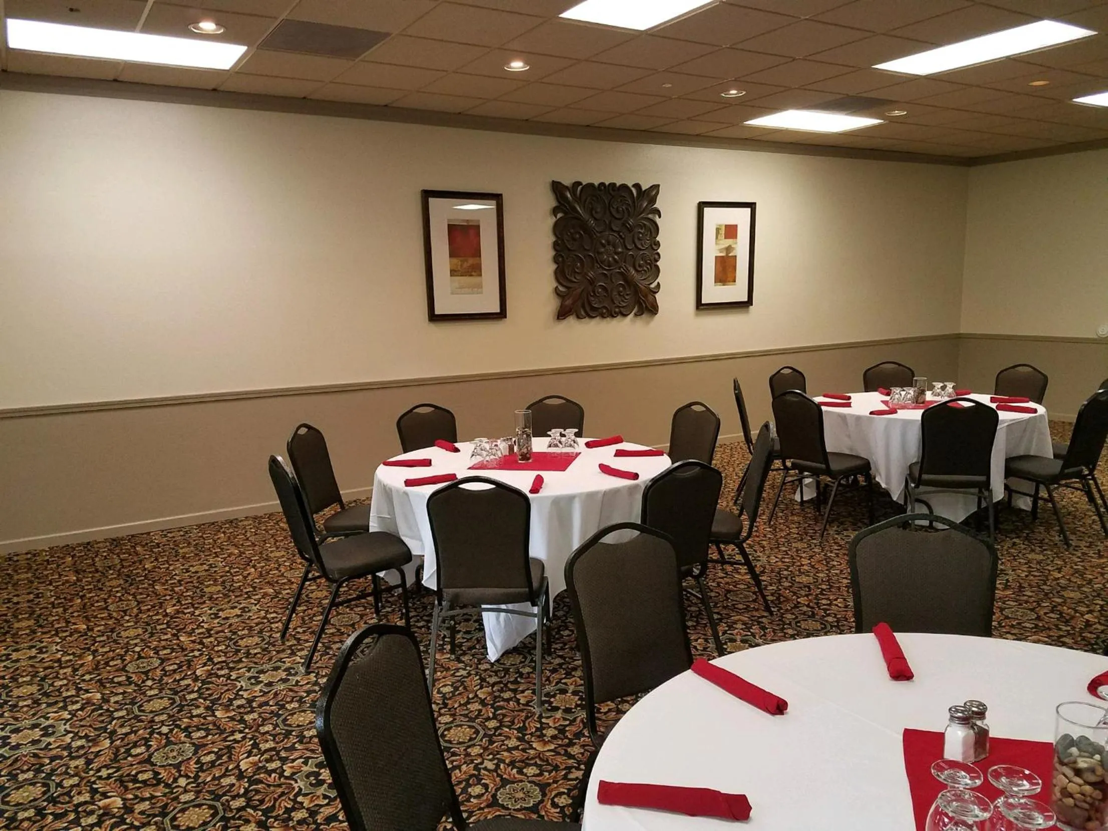 Business facilities in Lake Okoboji Resort and Conference Center
