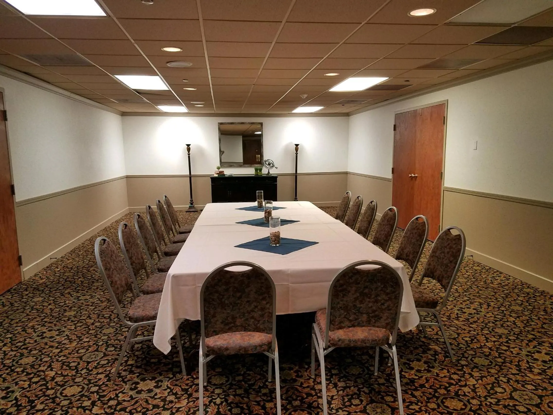 Business facilities in Lake Okoboji Resort and Conference Center