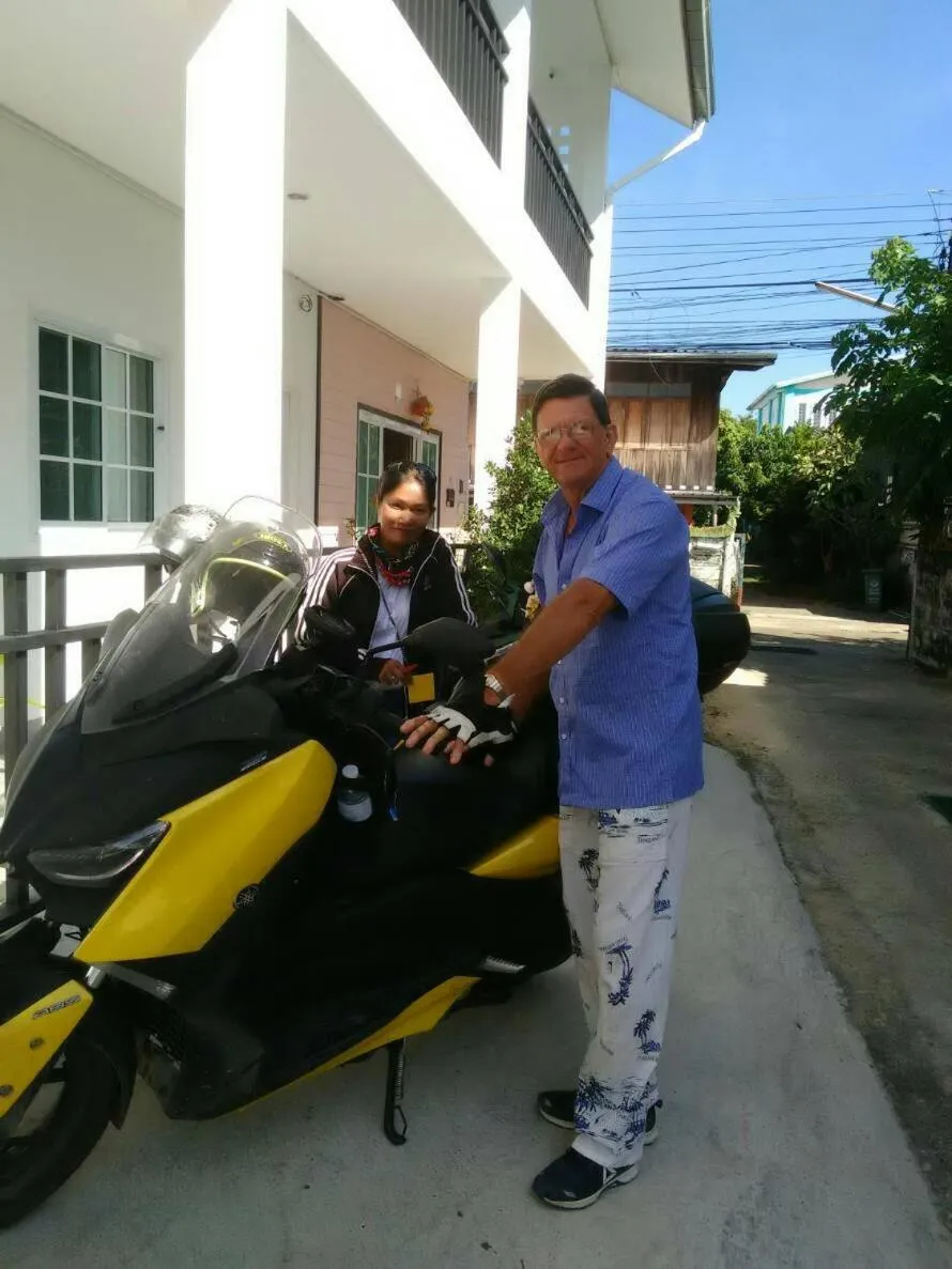 Family in Patchy & PPraw Family