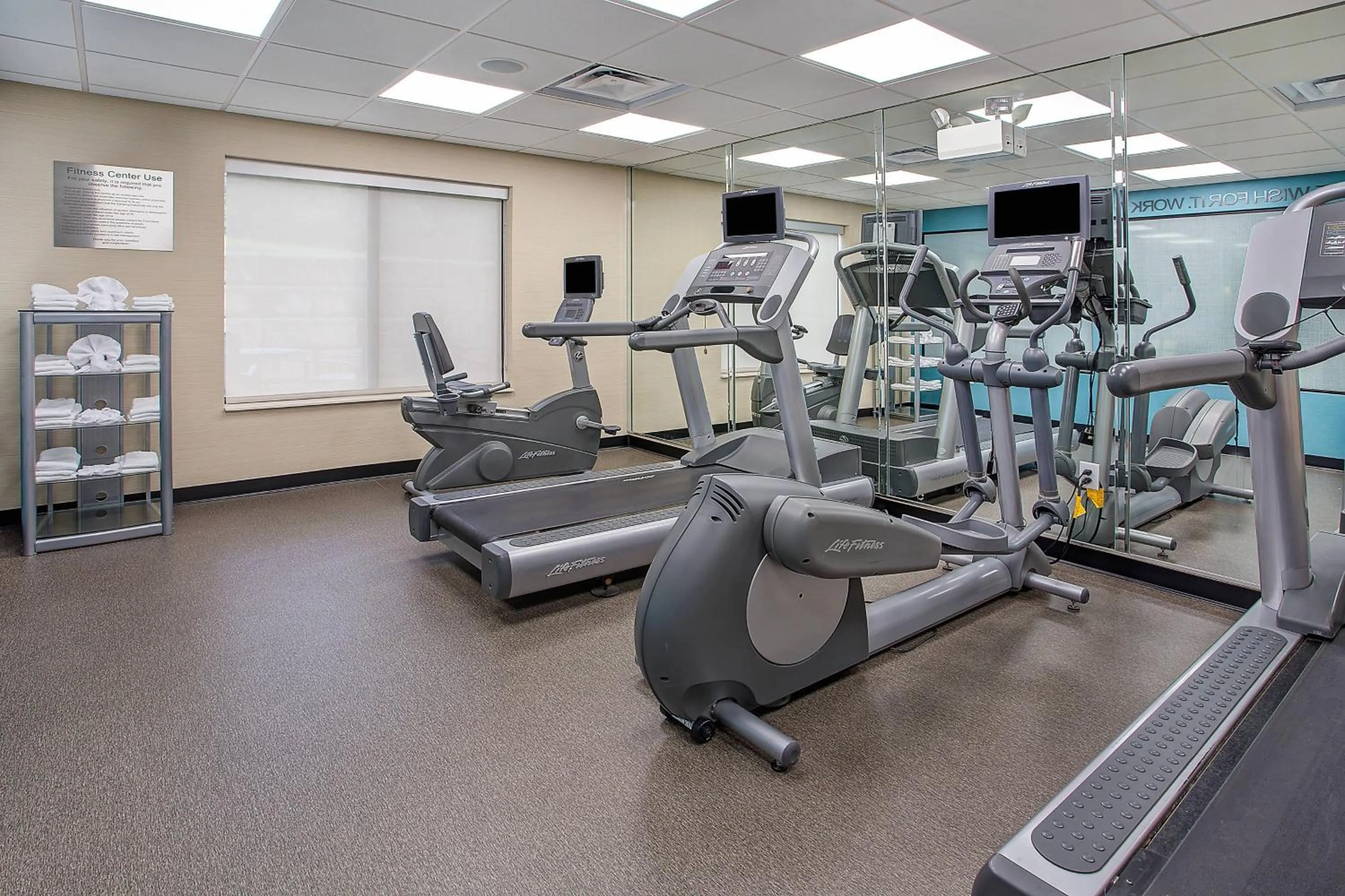 Fitness centre/facilities in Fairfield Inn & Suites Kodak