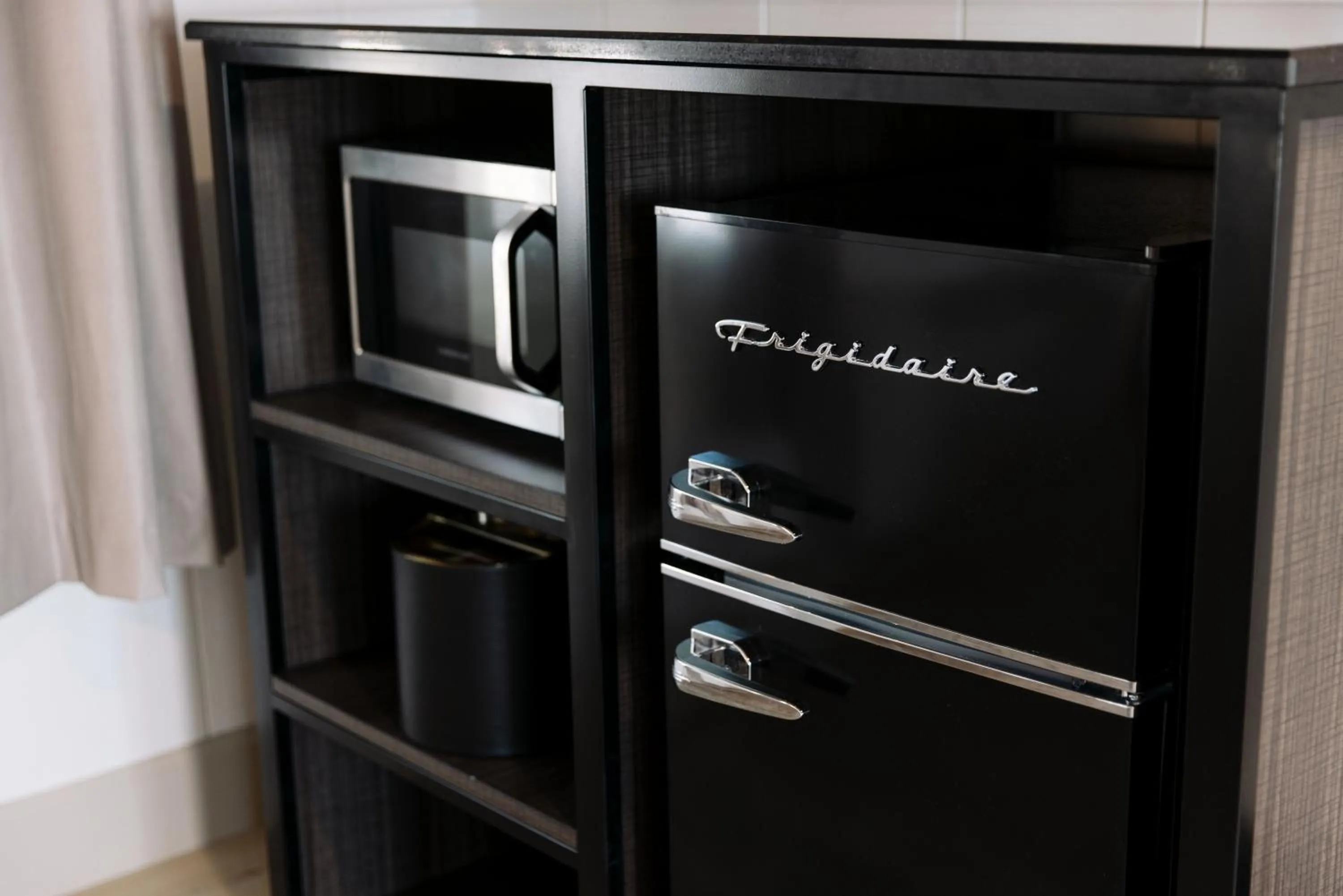 microwave in The Marlo