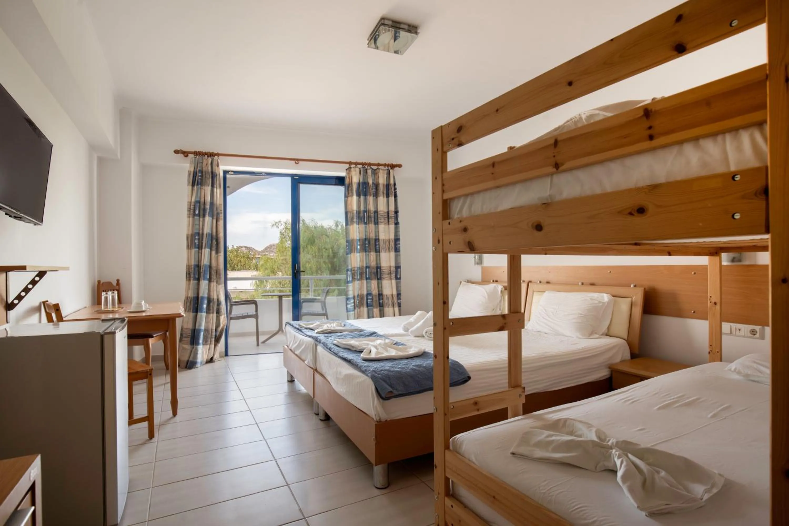 Photo of the whole room, Bed in Raffaello Beach