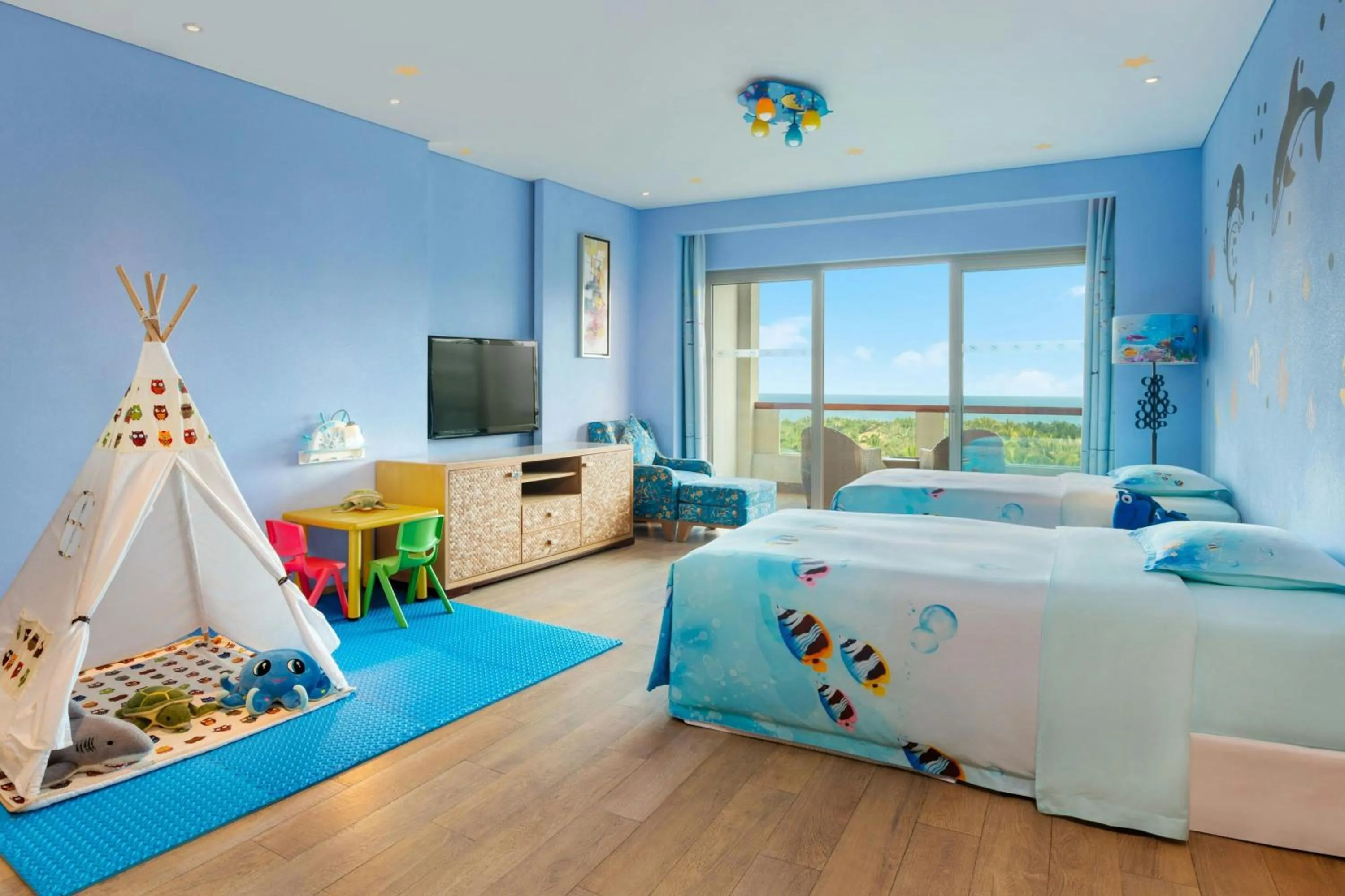 Photo of the whole room, Bed in Sheraton Sanya Haitang Bay Resort