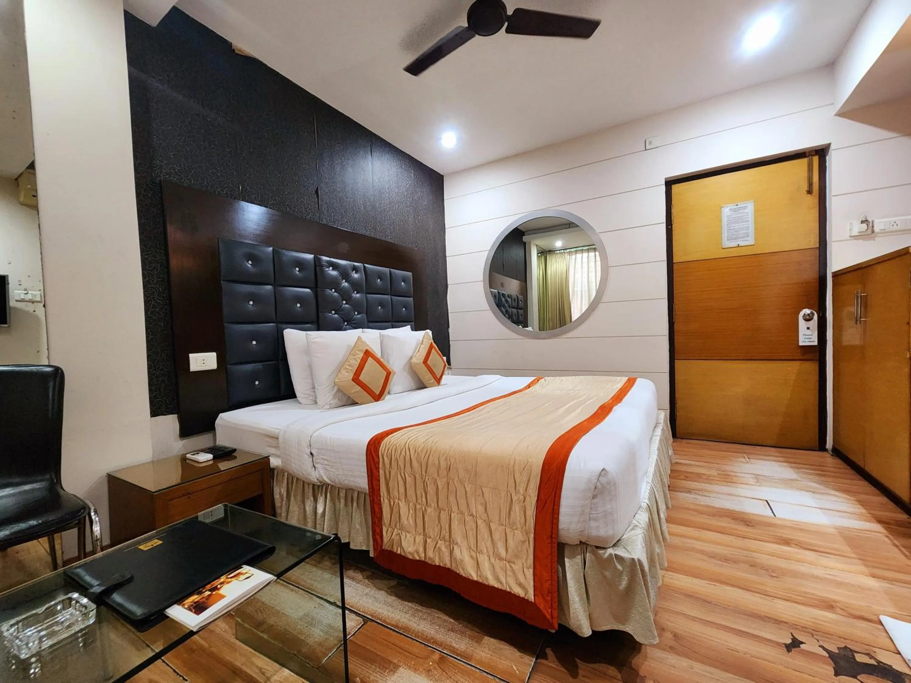 Bed in Hotel Lee International