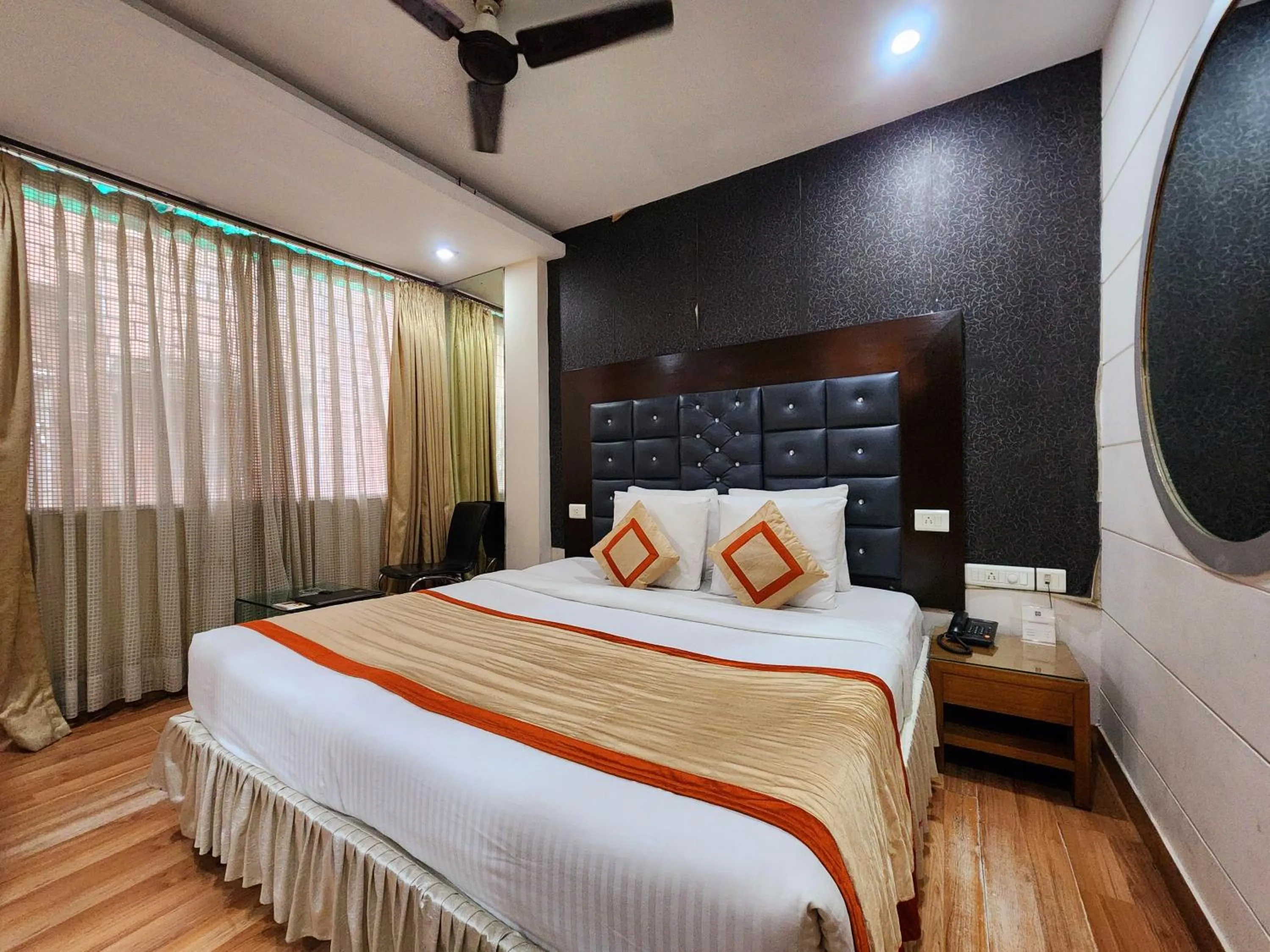 Bed in Hotel Lee International