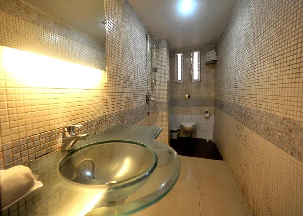 Bathroom in Hotel Lee International