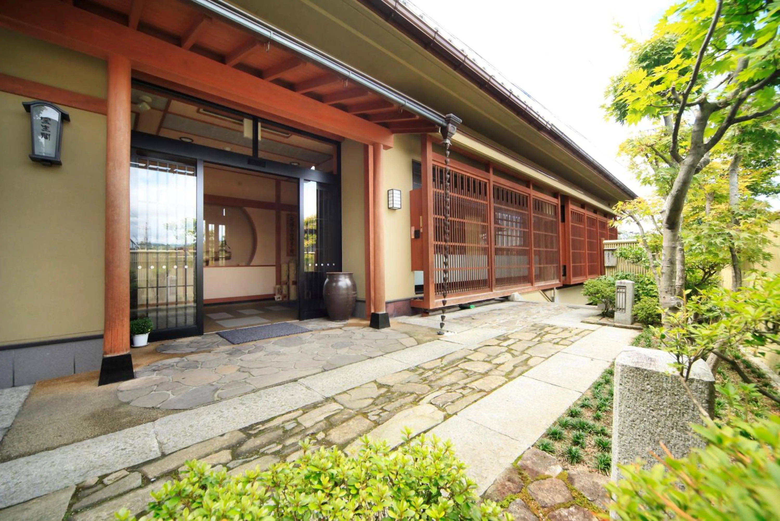 Facade/entrance in Hoshokaku                                                                                       