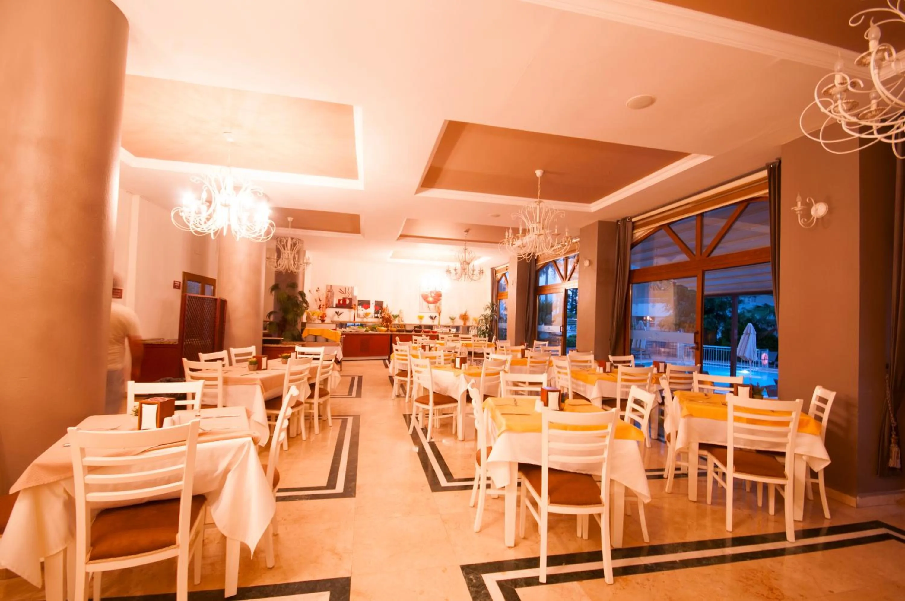 Dinner in My Dream Hotel