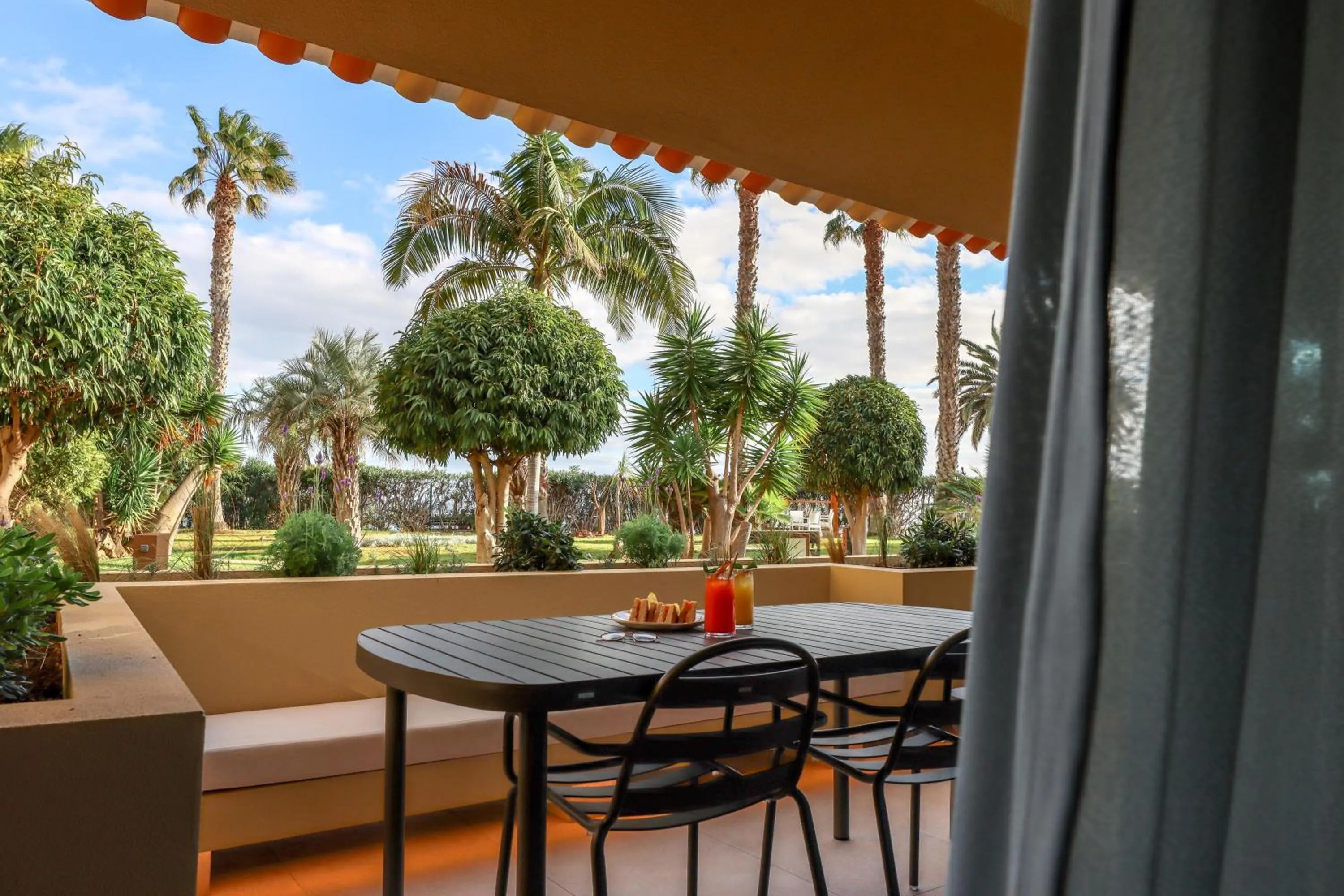 Photo of the whole room in The Views Oasis