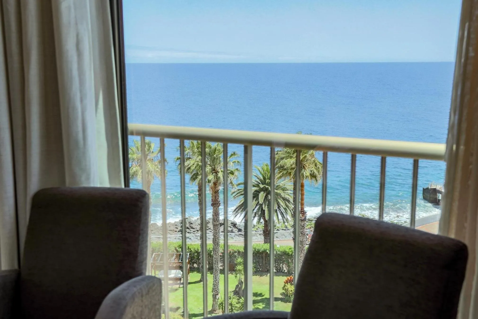 Photo of the whole room in The Views Oasis