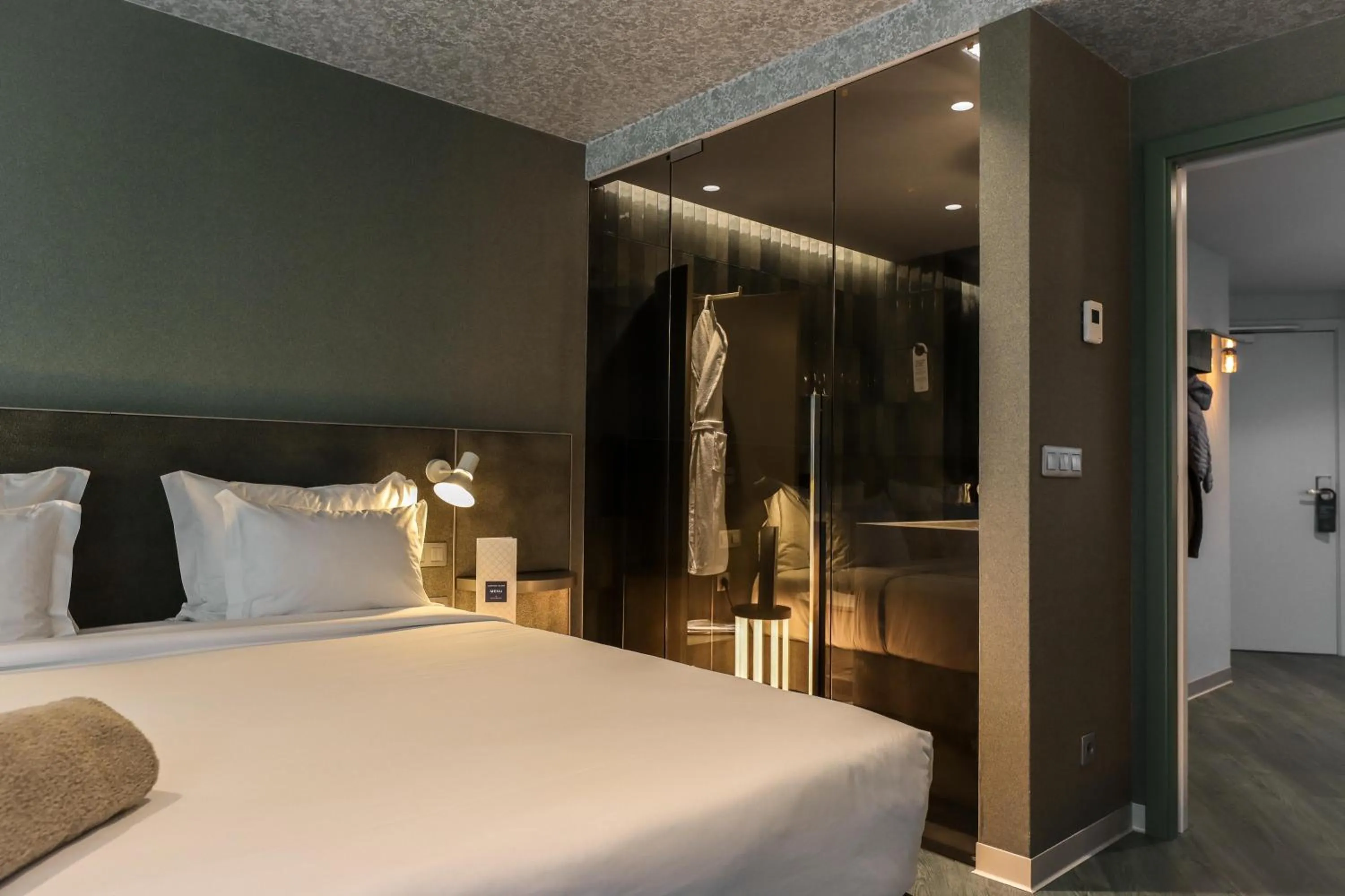 Photo of the whole room, Bed in The Views Oasis