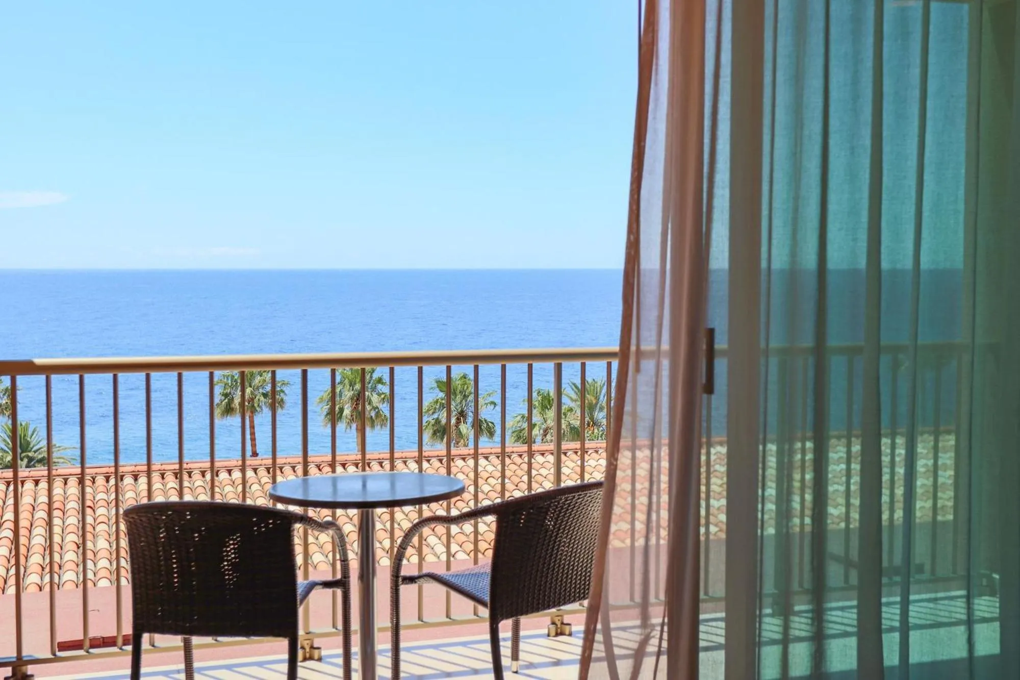 Photo of the whole room in The Views Oasis