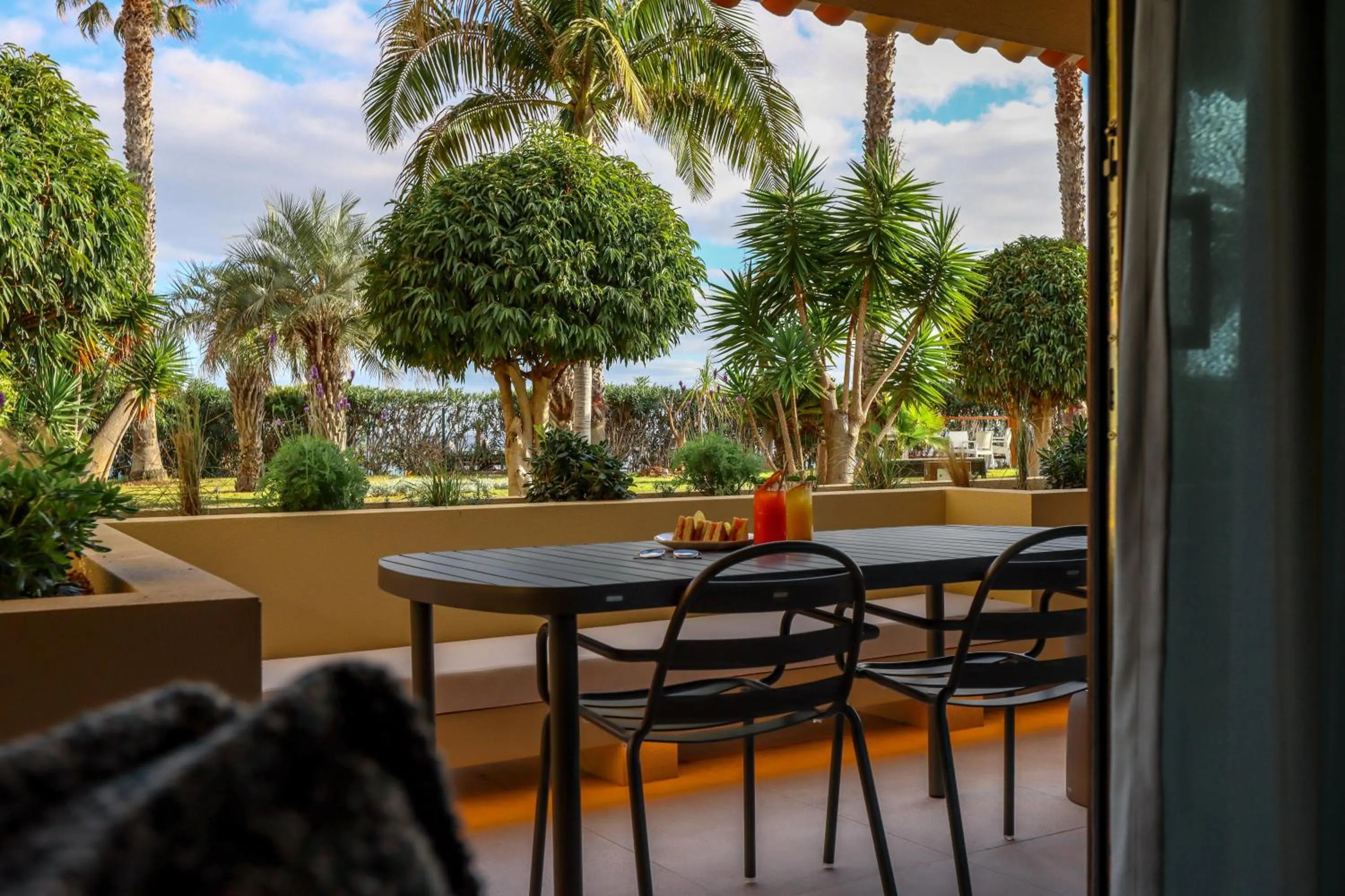 Photo of the whole room in The Views Oasis