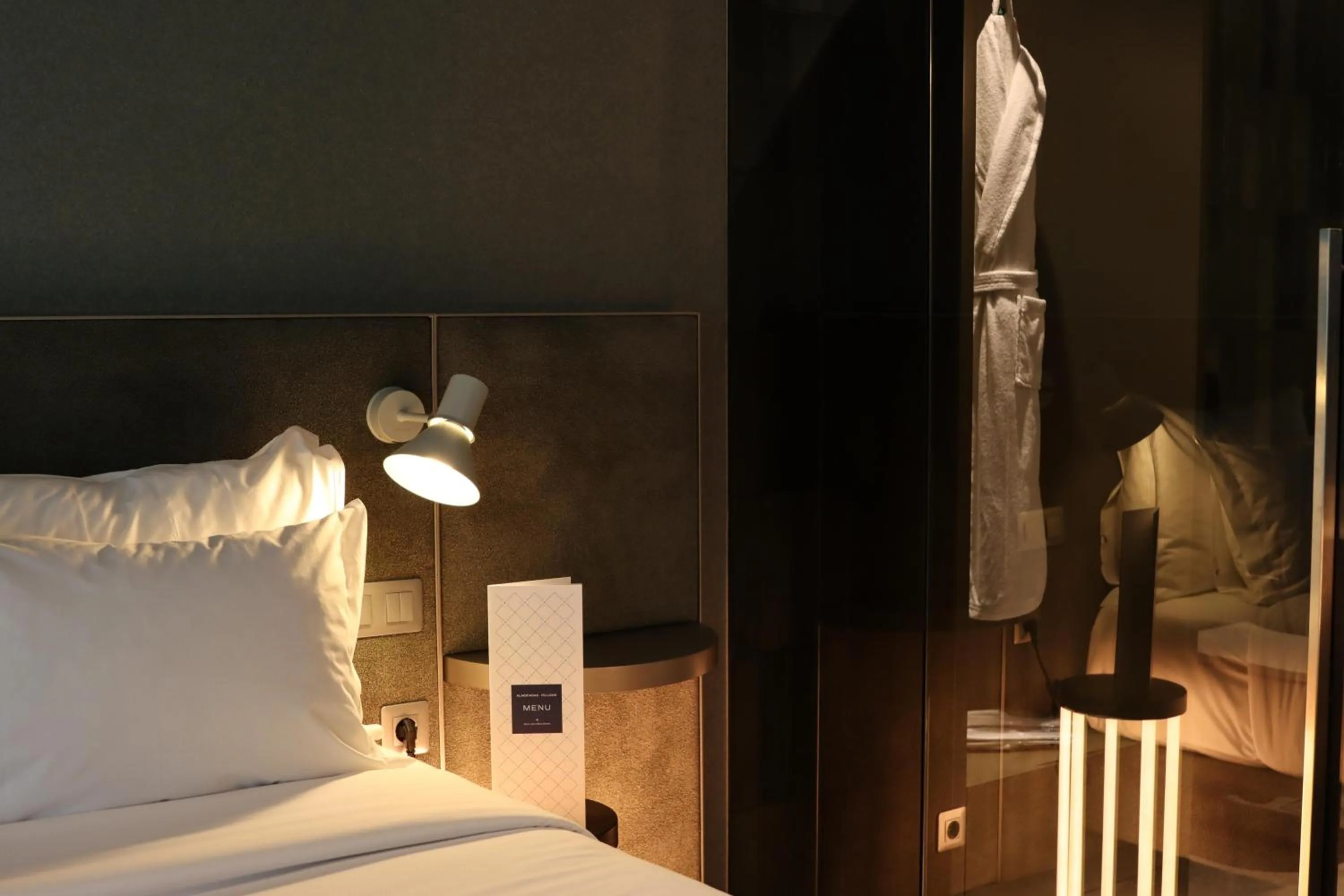 Photo of the whole room, Bed in The Views Oasis