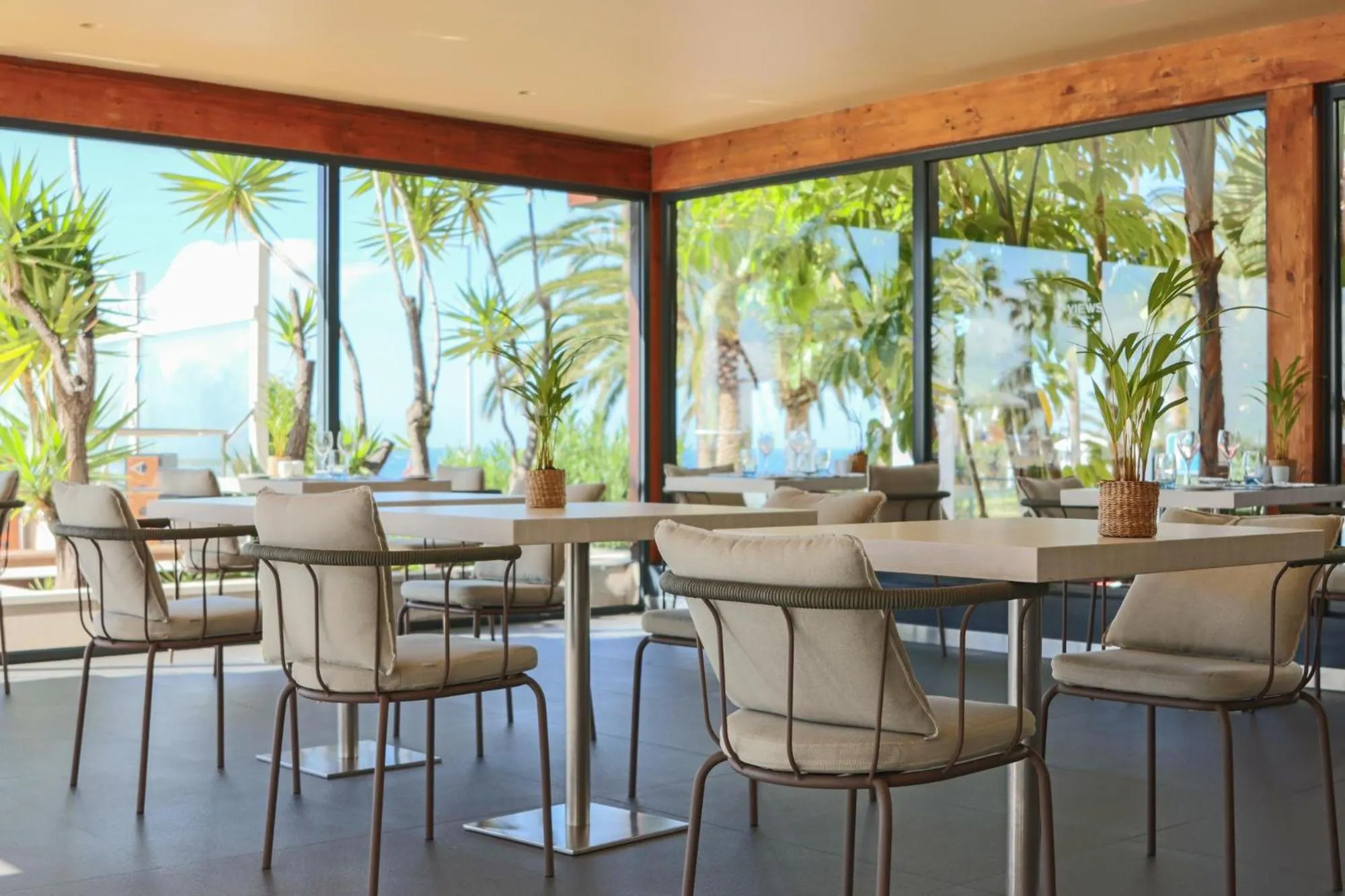 Lounge or bar in The Views Oasis