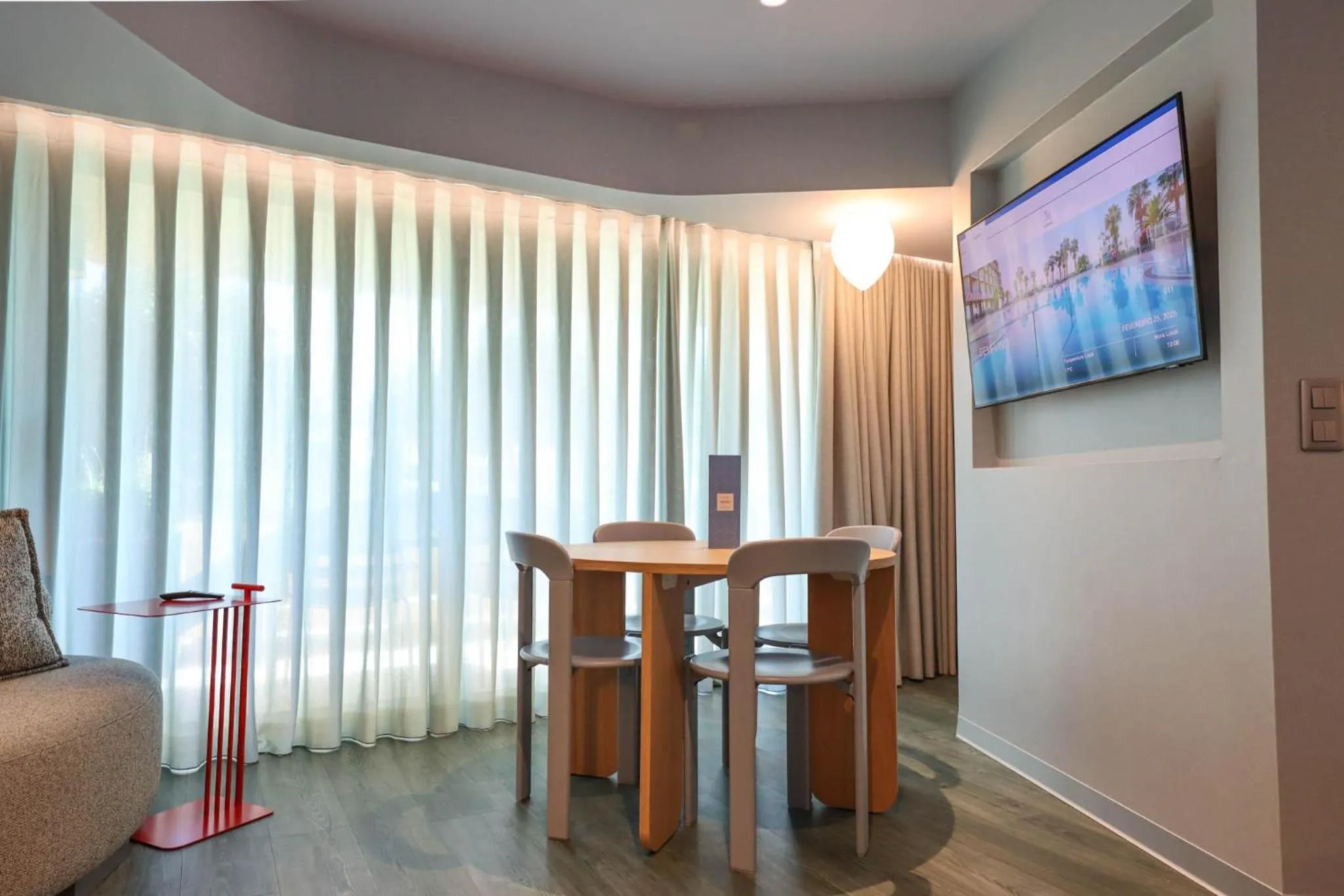 Photo of the whole room in The Views Oasis