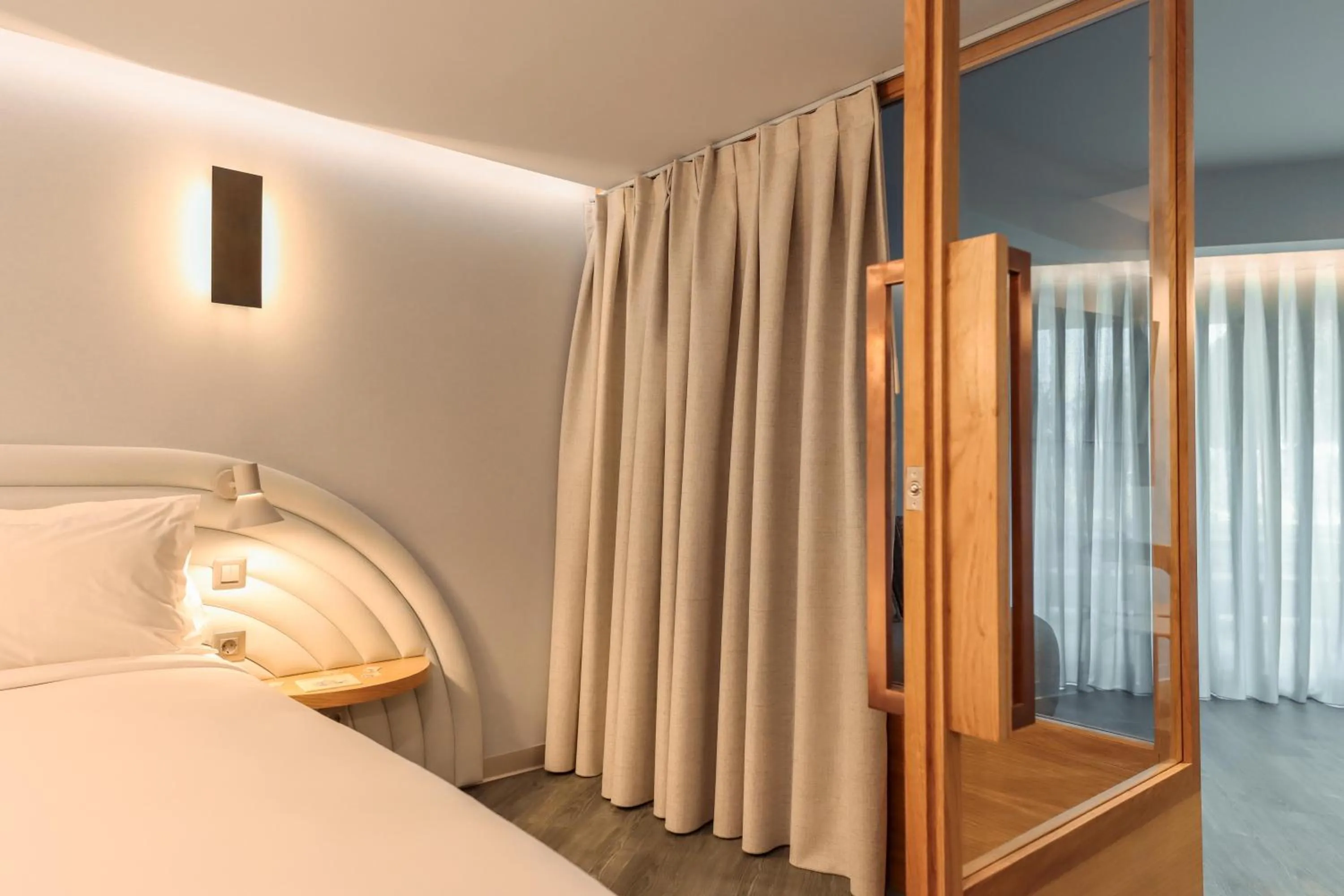 Photo of the whole room, Bed in The Views Oasis