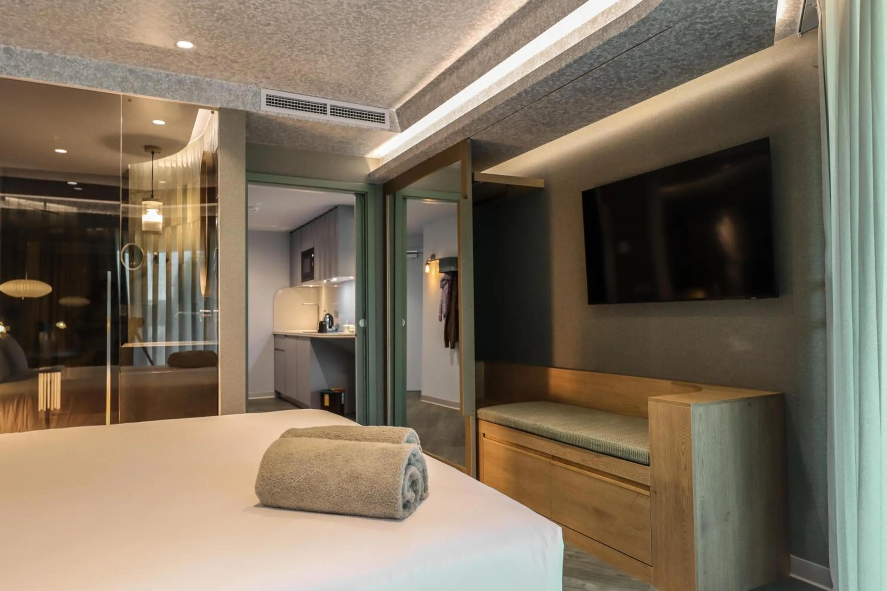 Photo of the whole room, Bed in The Views Oasis