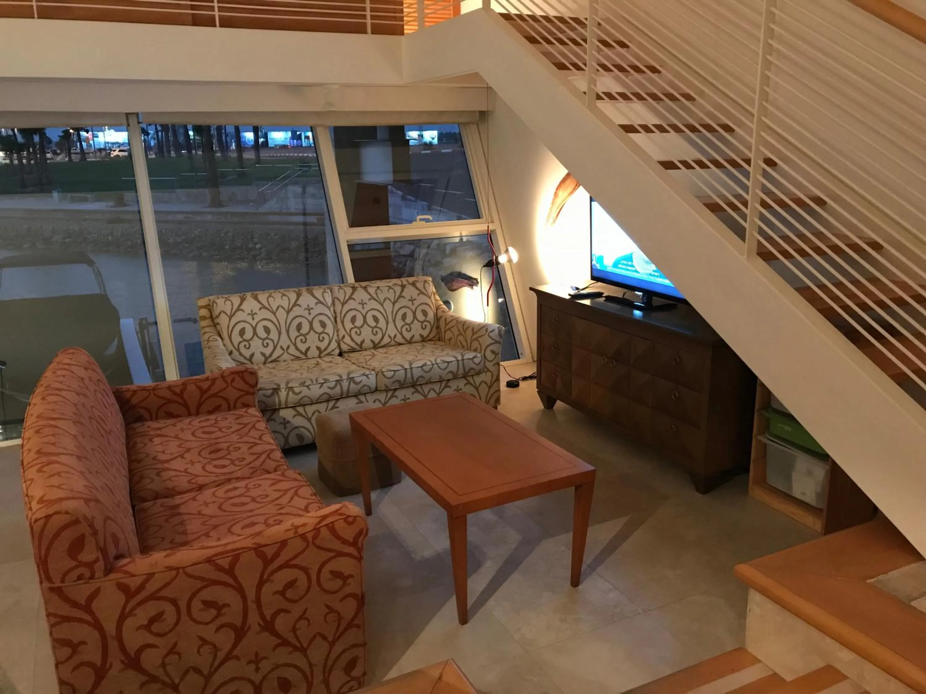 Living room in Lagoon suite