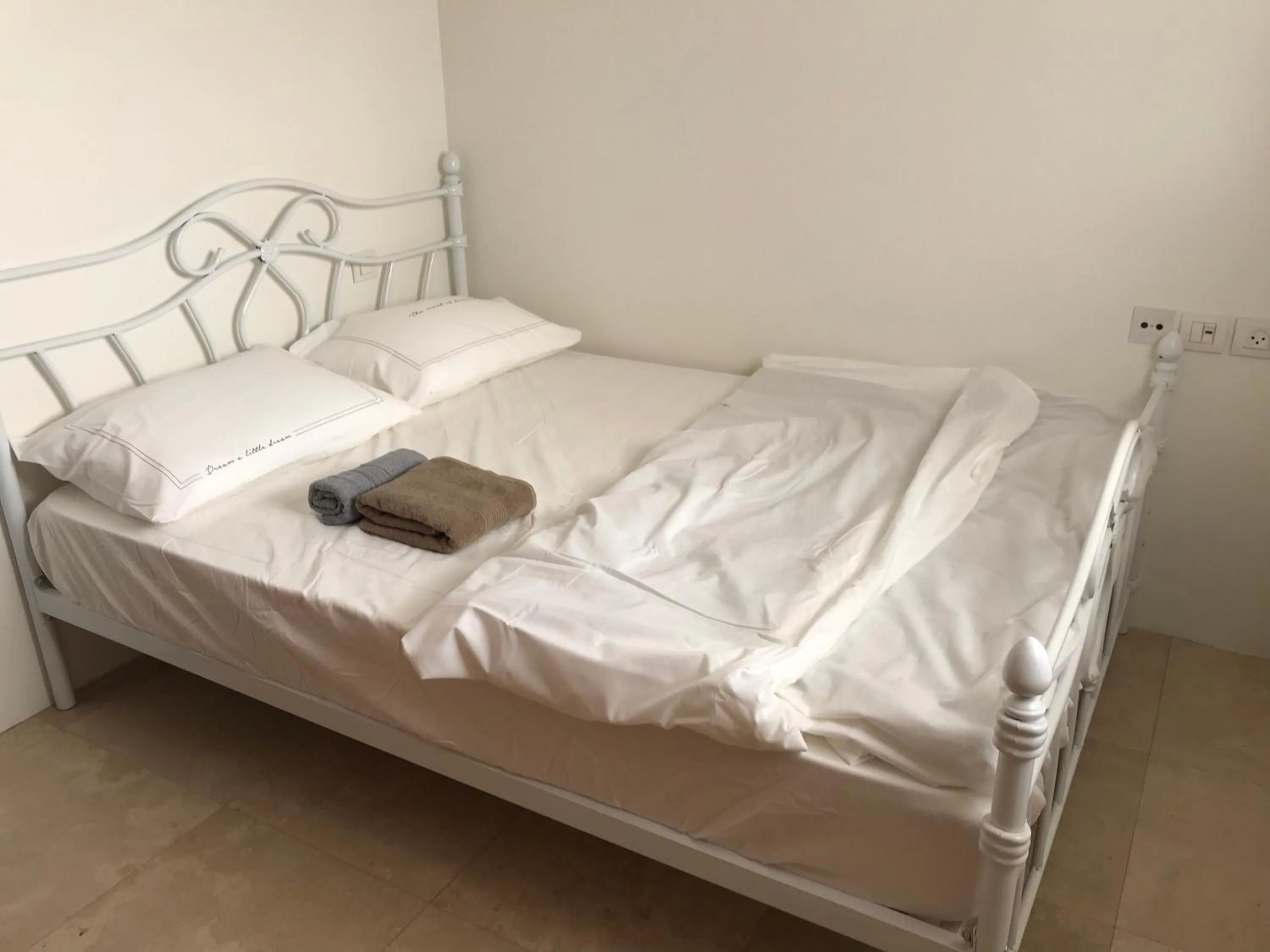 Bedroom, Bed in Lagoon suite