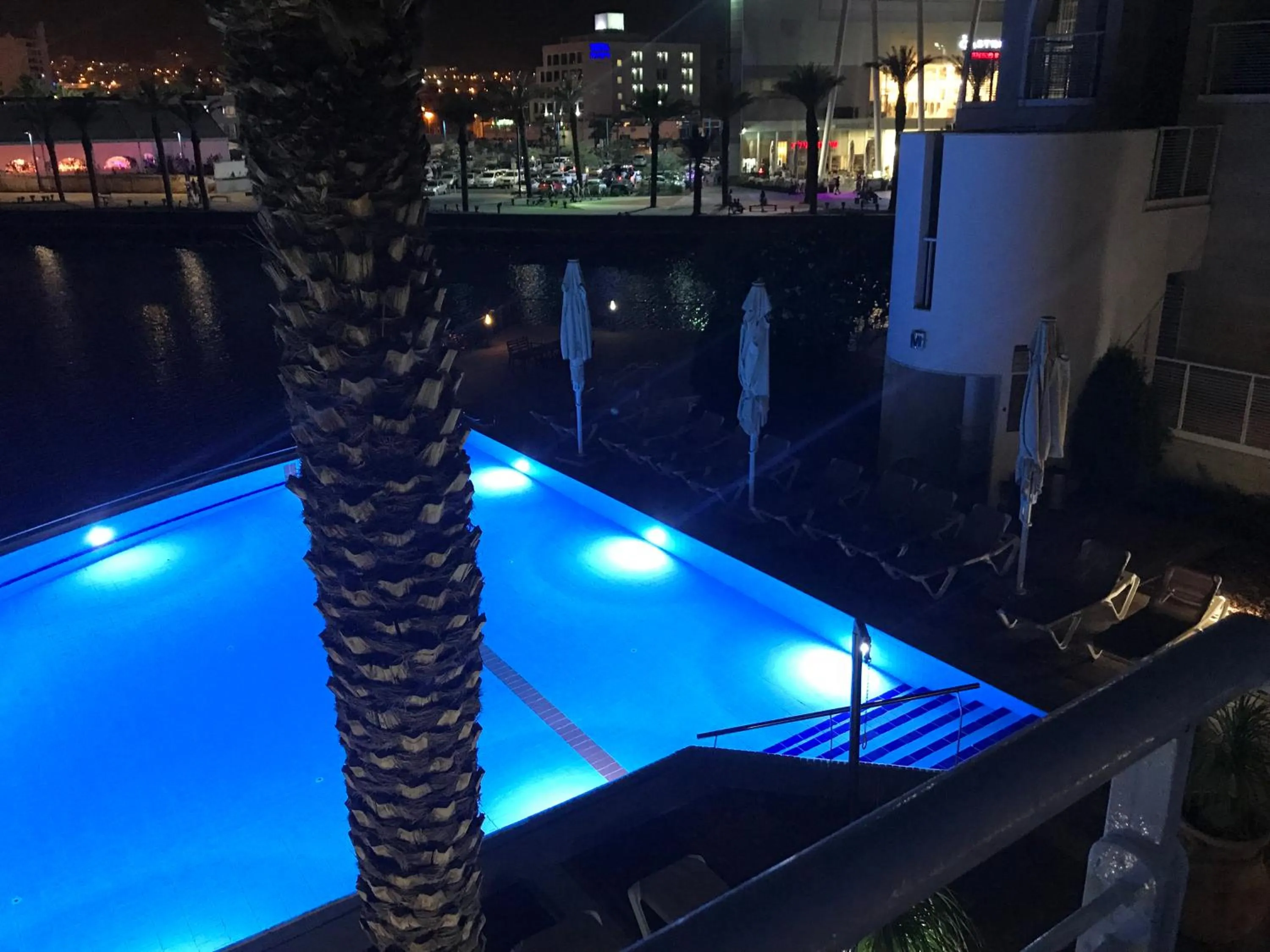 Swimming pool in Lagoon suite