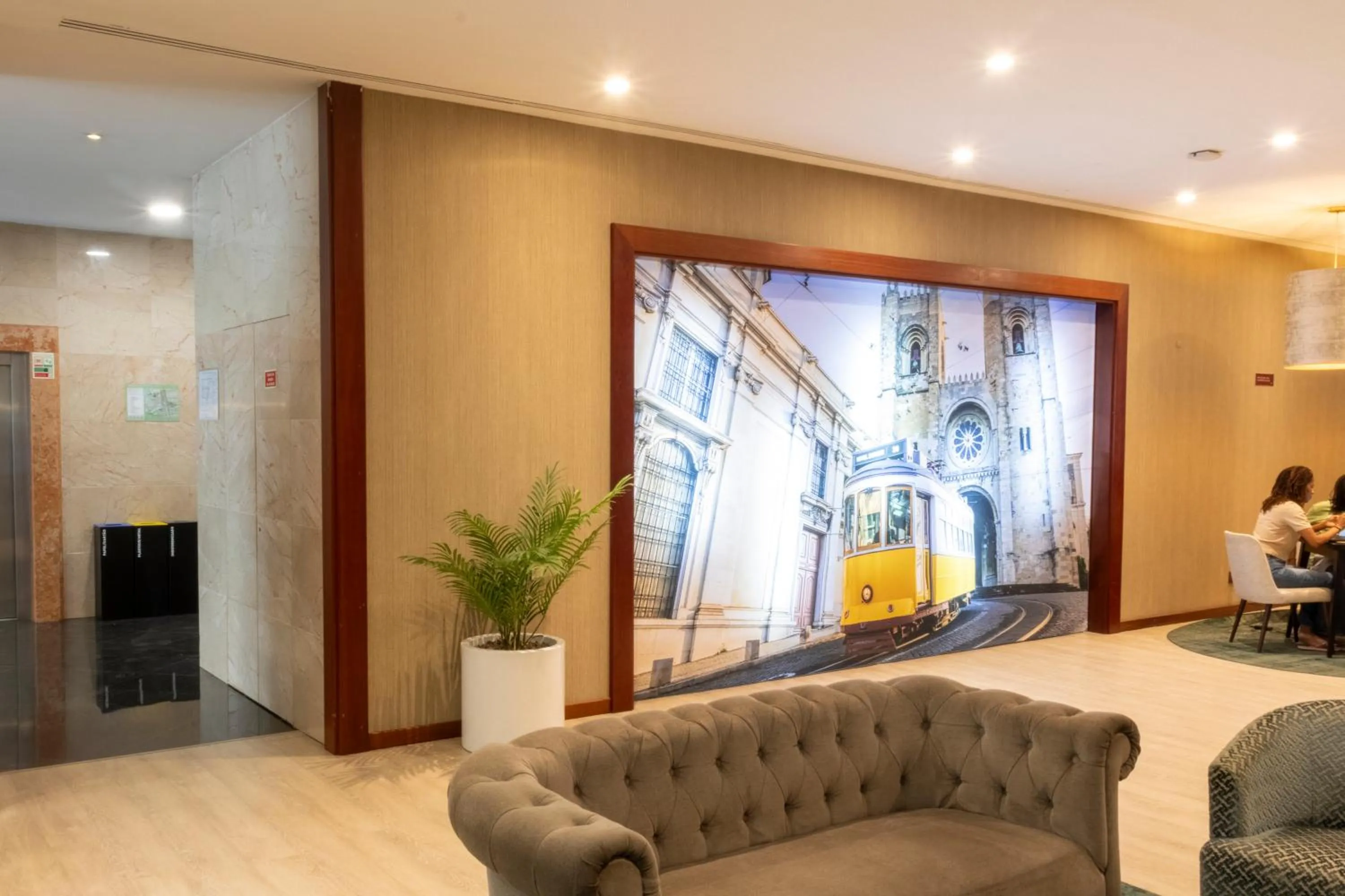 Lounge or bar in VIP Executive Zurique Hotel