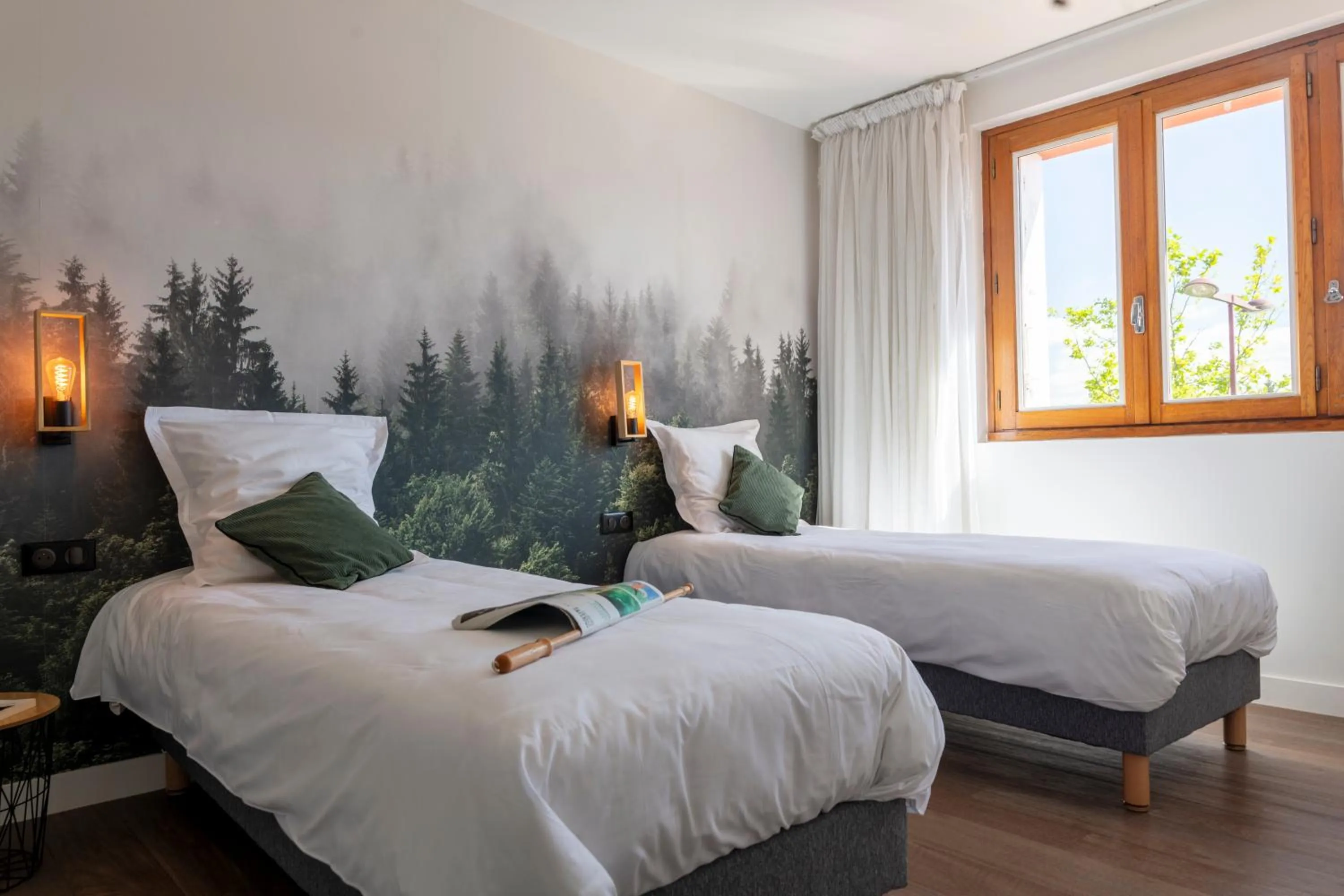 Bedroom, Bed in Hotel Restaurant Les Glycines