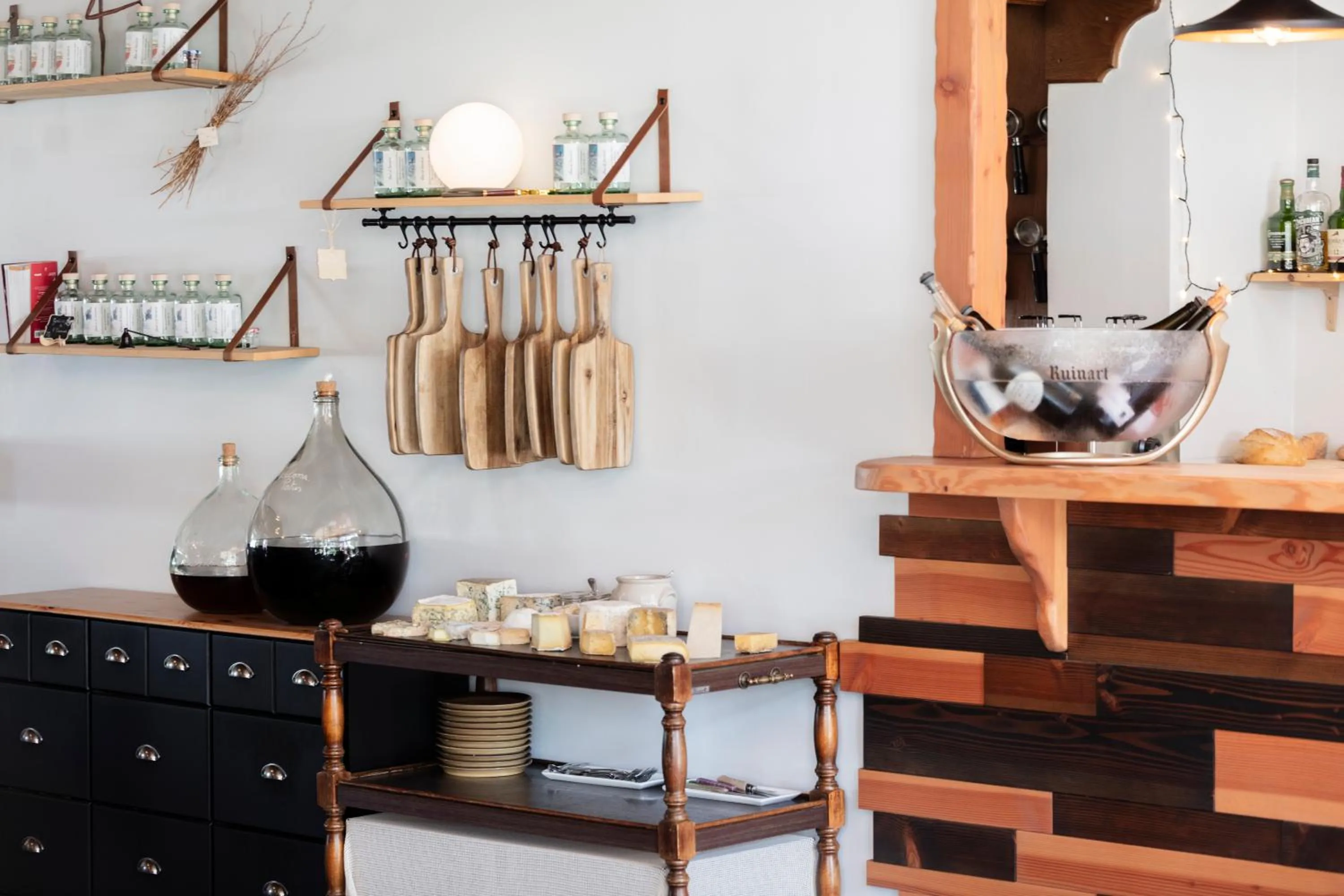 Restaurant/places to eat in Hotel Restaurant Les Glycines