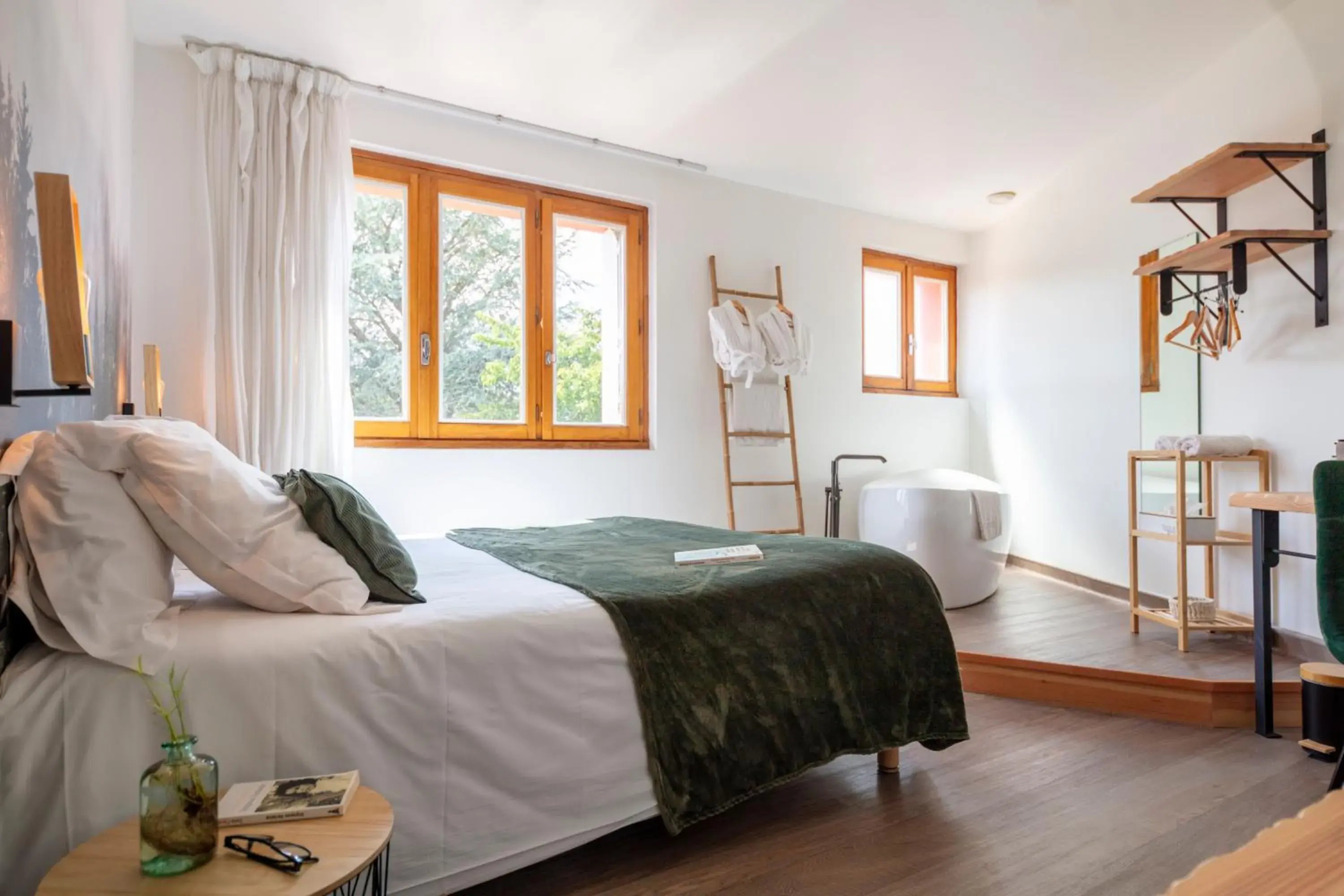 Superior Double Room in Hotel Restaurant Les Glycines Superior Double Room in Hotel Restaurant Les Glycines