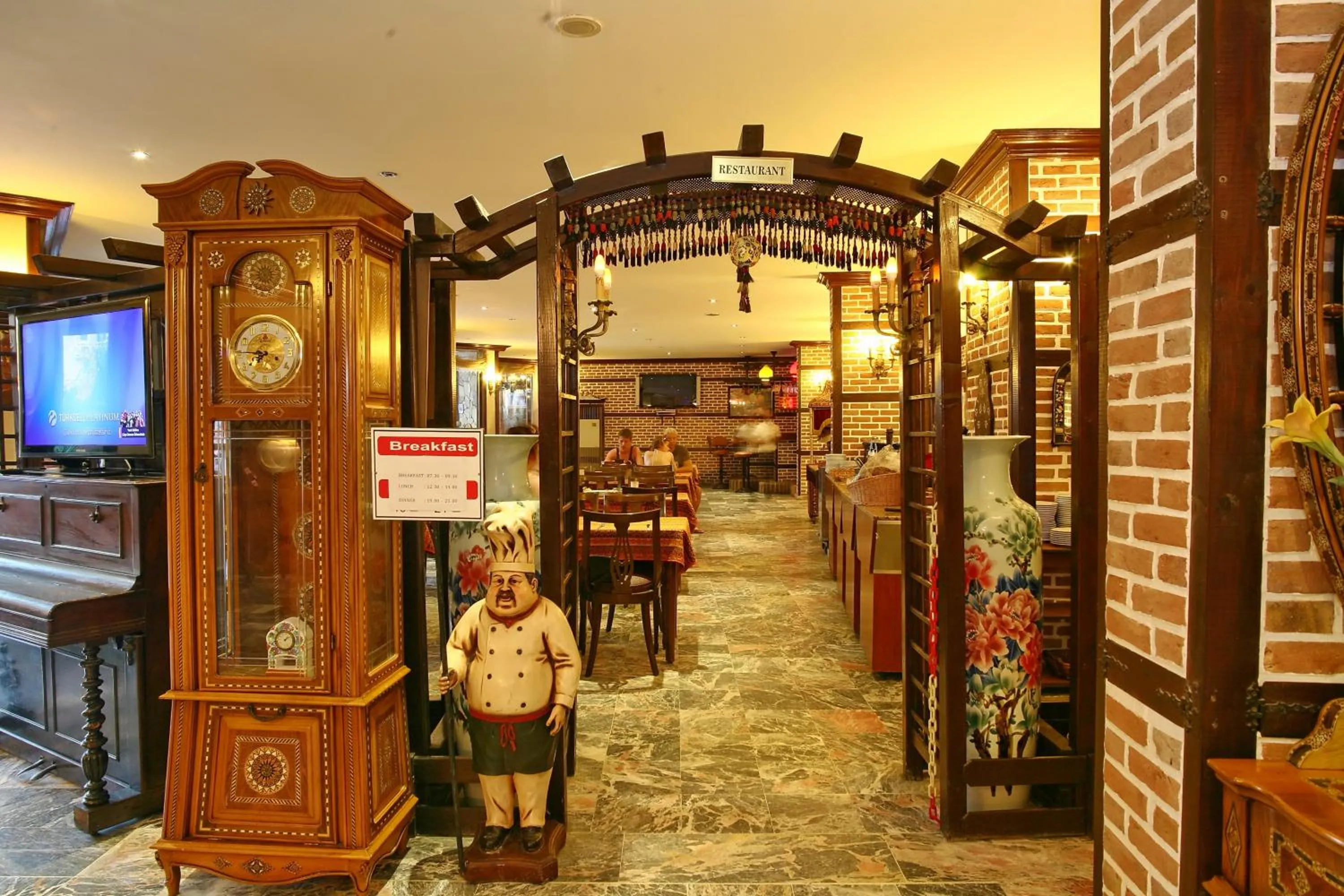 Restaurant/places to eat in Kleopatra Fatih Hotel