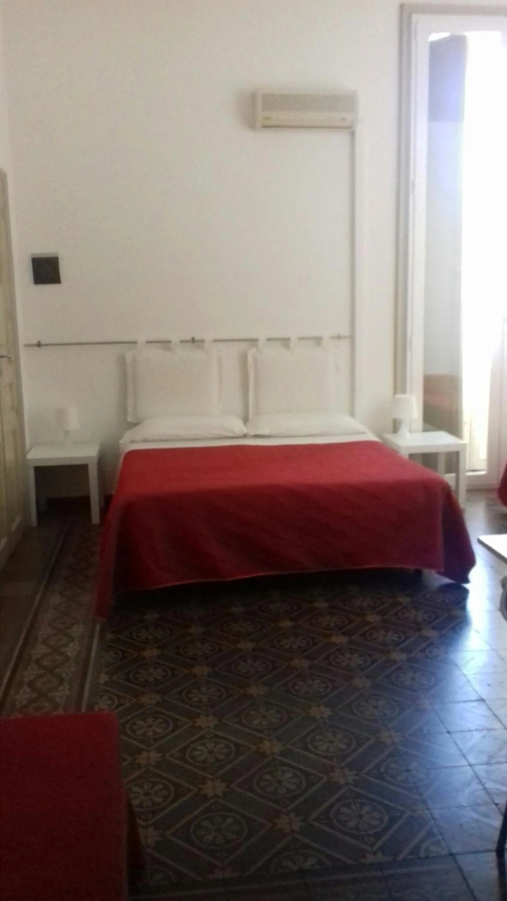 B&B CARAVAGGIO basic rooms near Ortigia