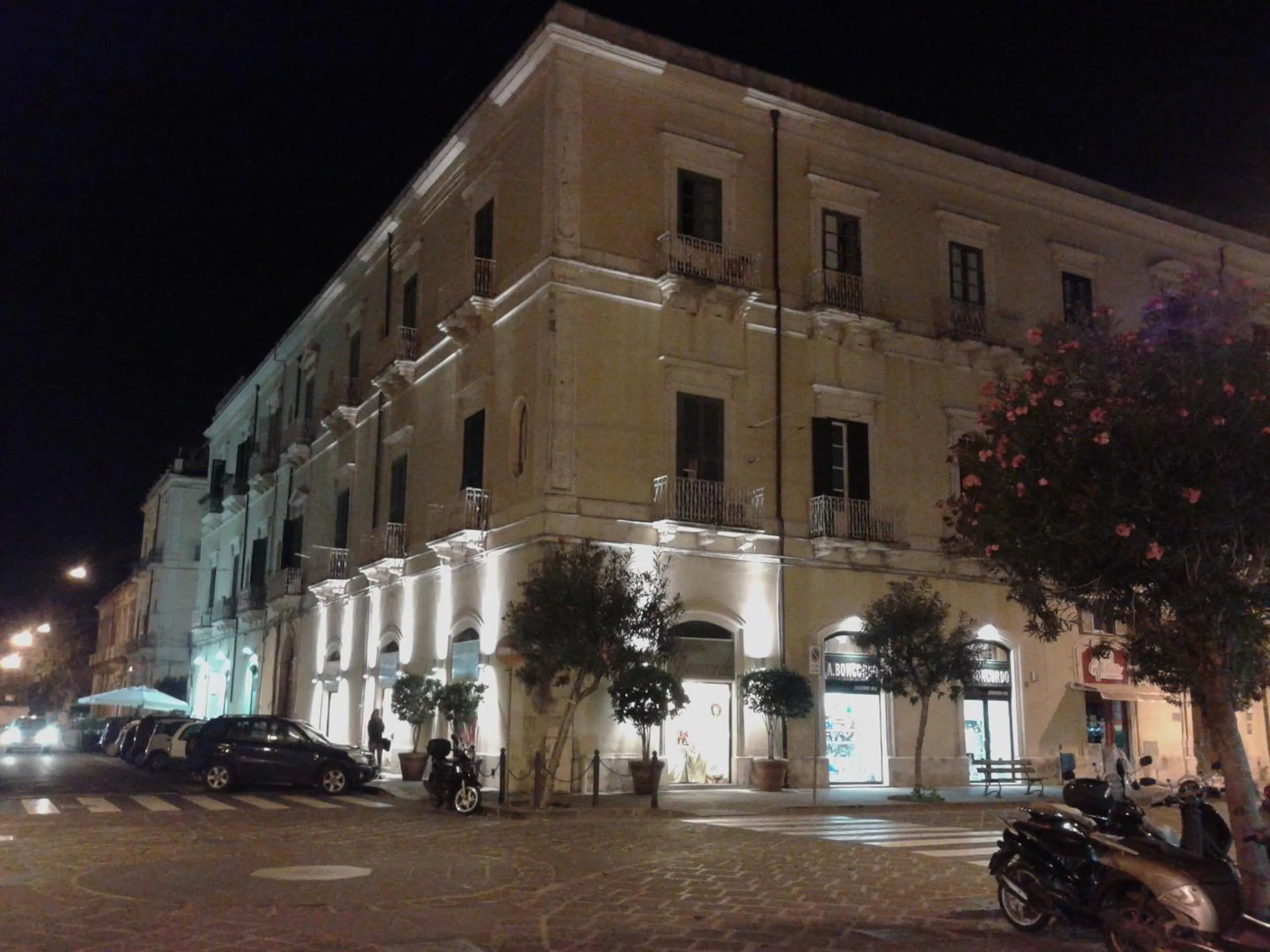 Property building in B&B CARAVAGGIO basic rooms near Ortigia