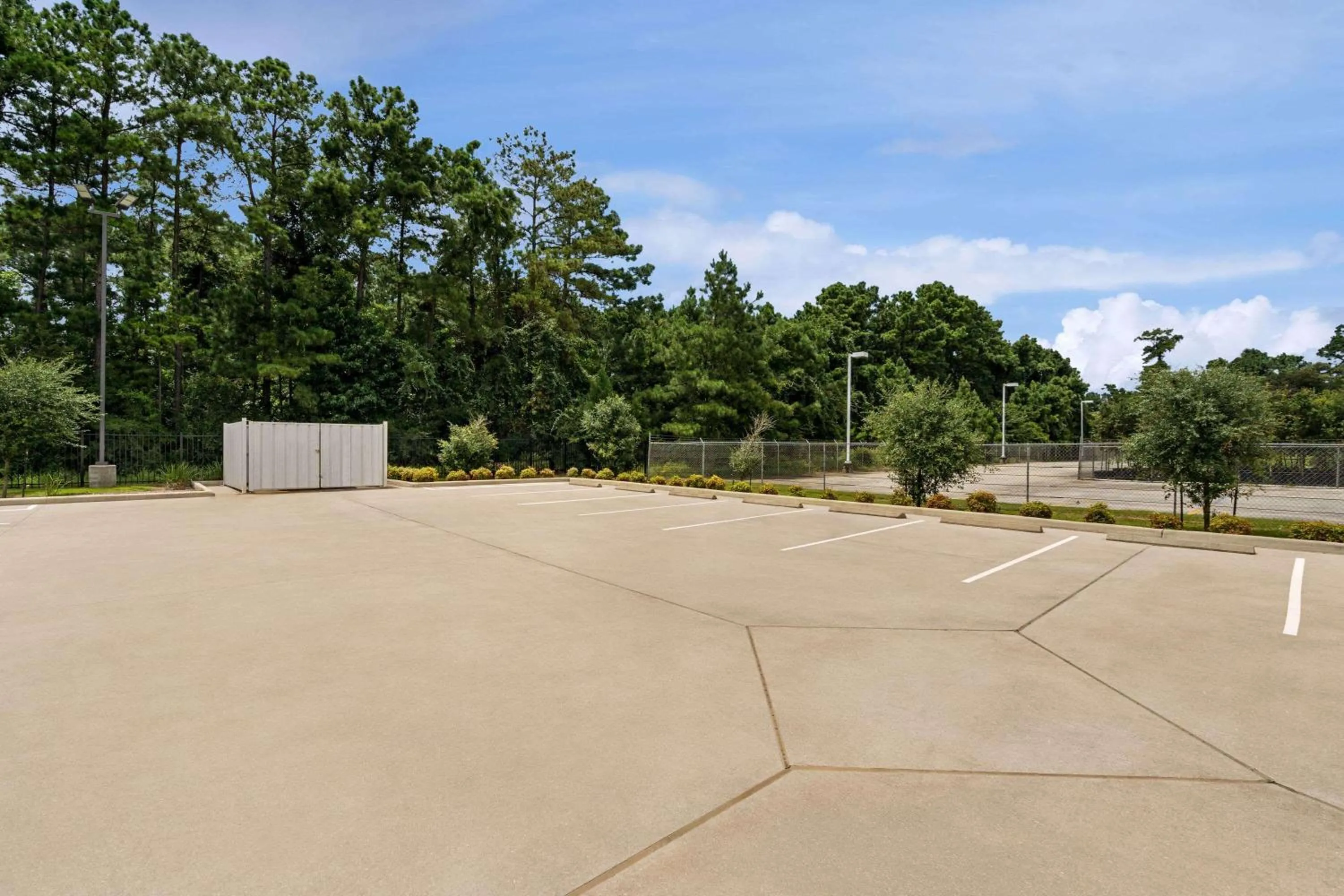 Property building in Baymont by Wyndham Kingwood