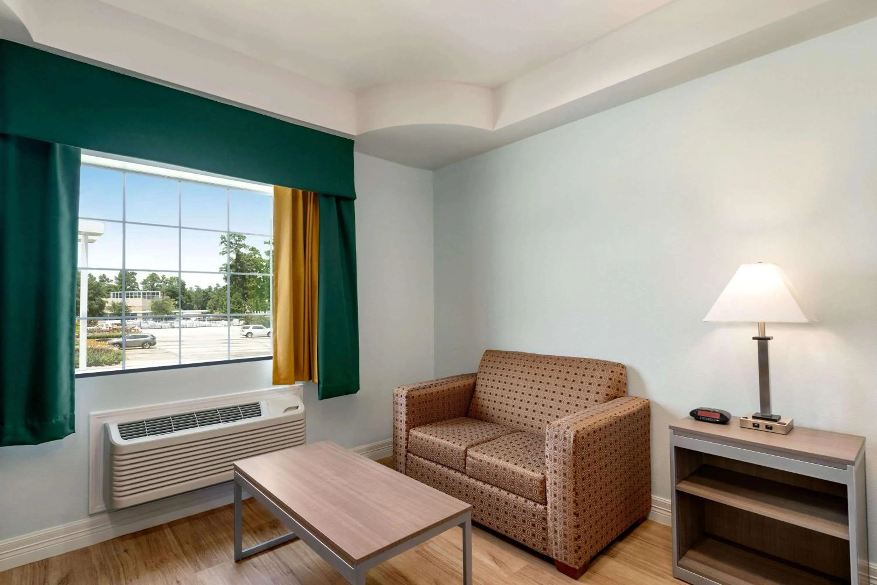 Photo of the whole room in Baymont by Wyndham Kingwood