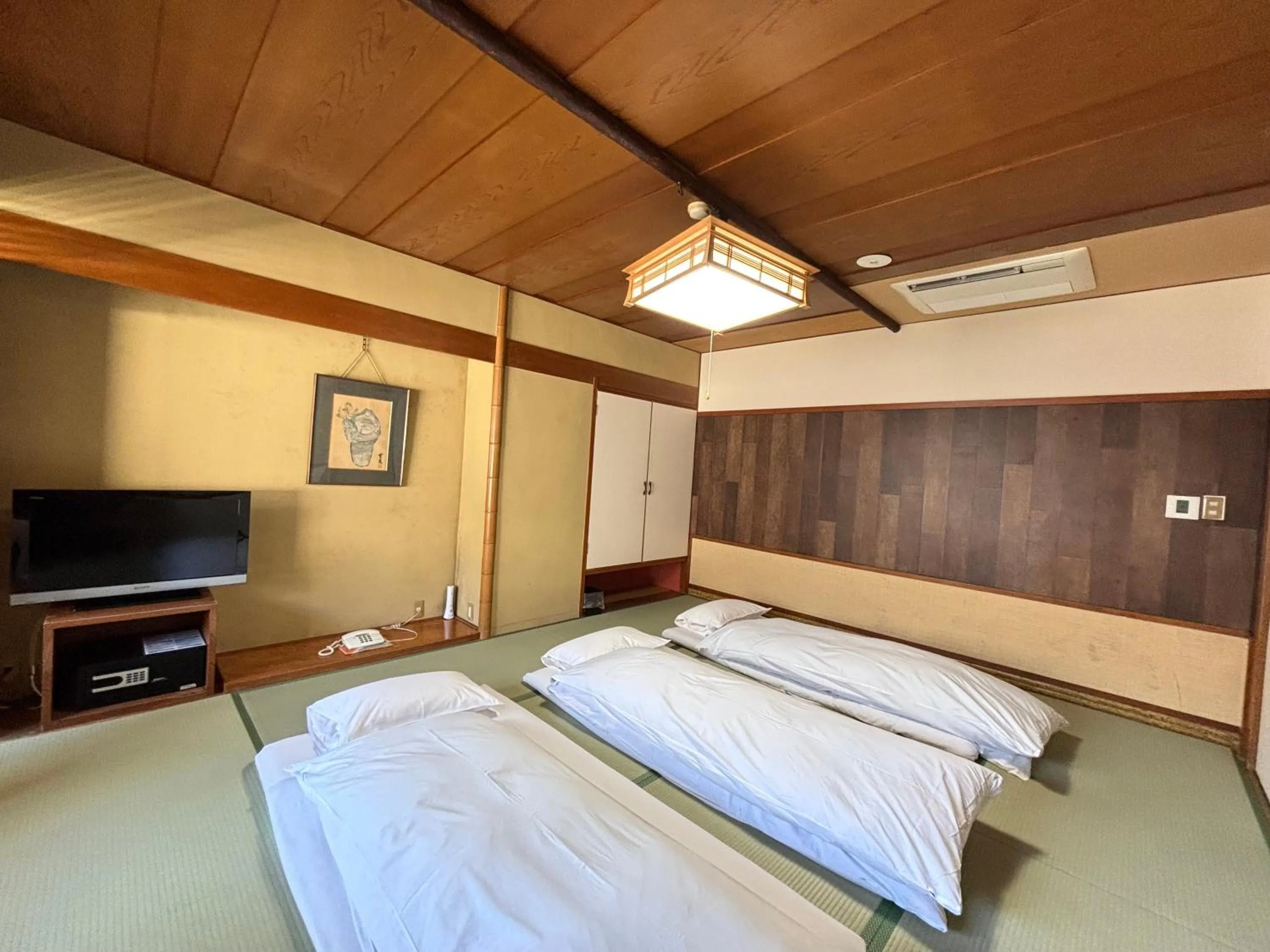 Japanese-Style Room without View without Bath, with toilet - Non-Smoking in Kameya Rakan